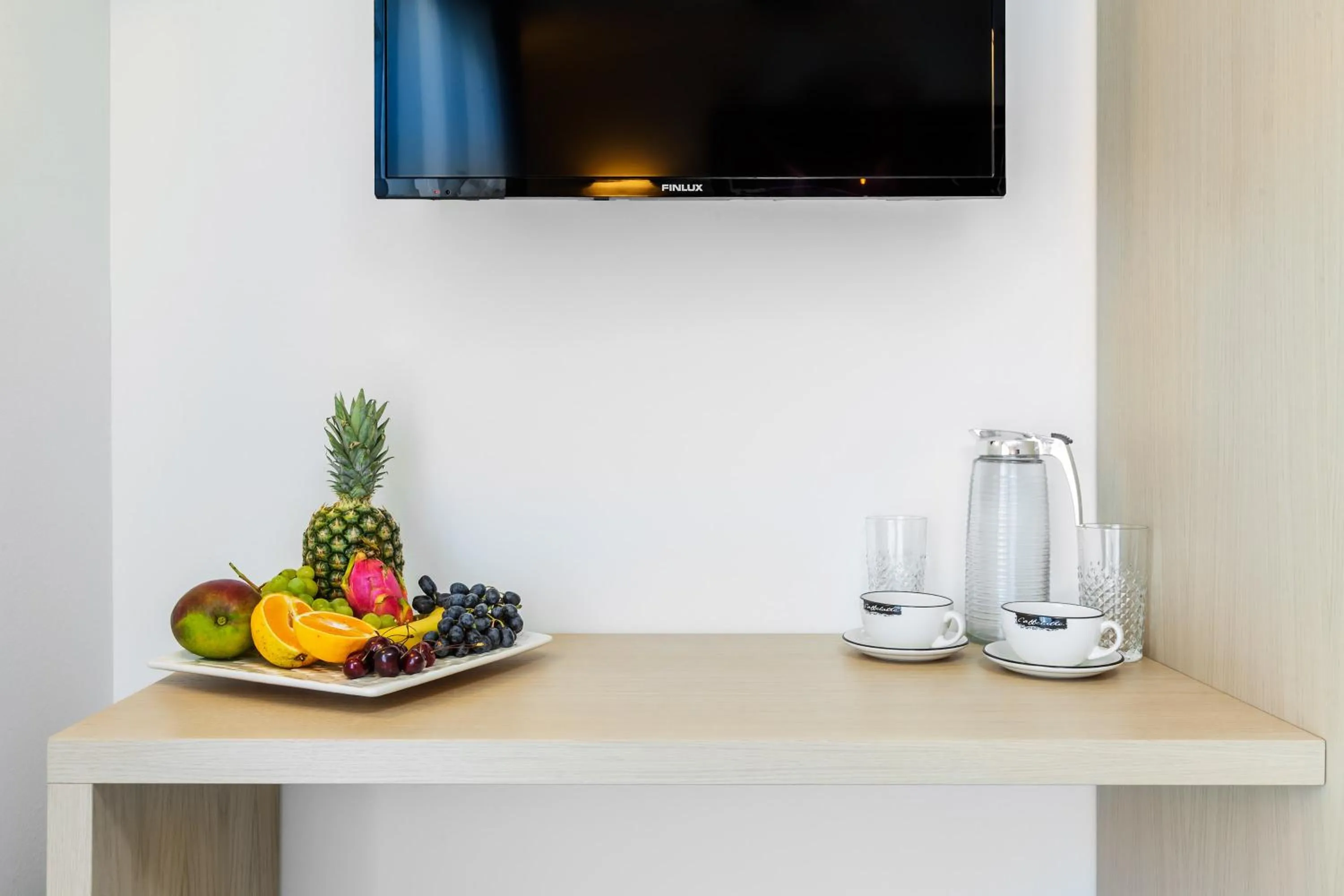 TV and multimedia in Nymphes Deluxe Accommodation Pefkochori