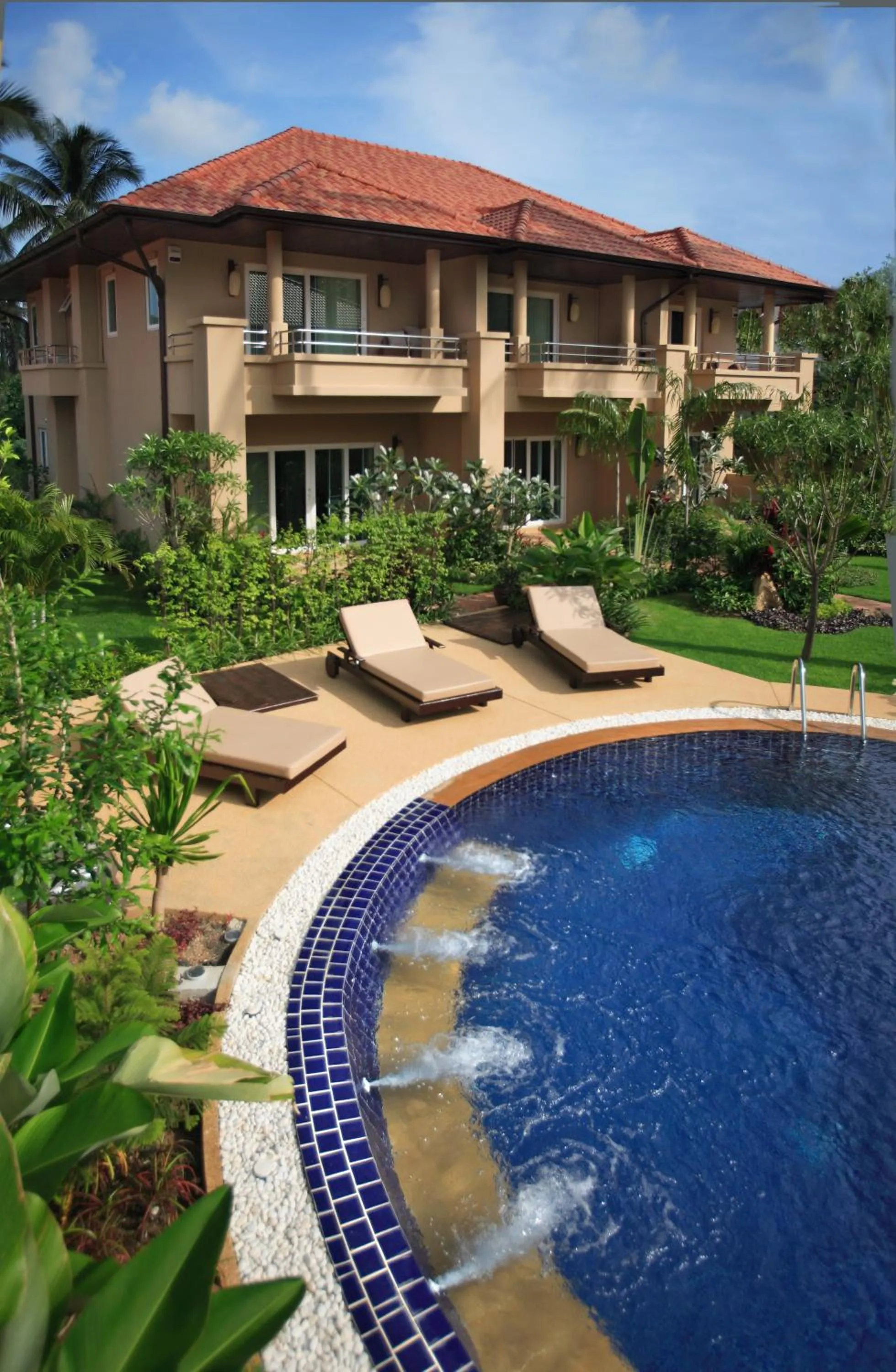 Swimming pool in Park Lane