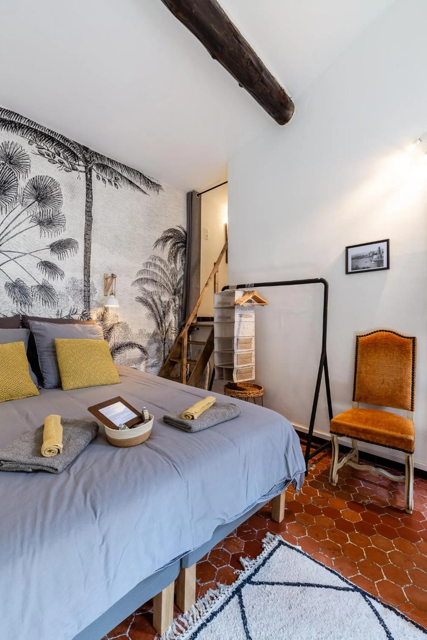 Bed in LE PANIER ENCHANTÉ - Suites & Loft - Terrasse et patio au dessus du Vieux Port