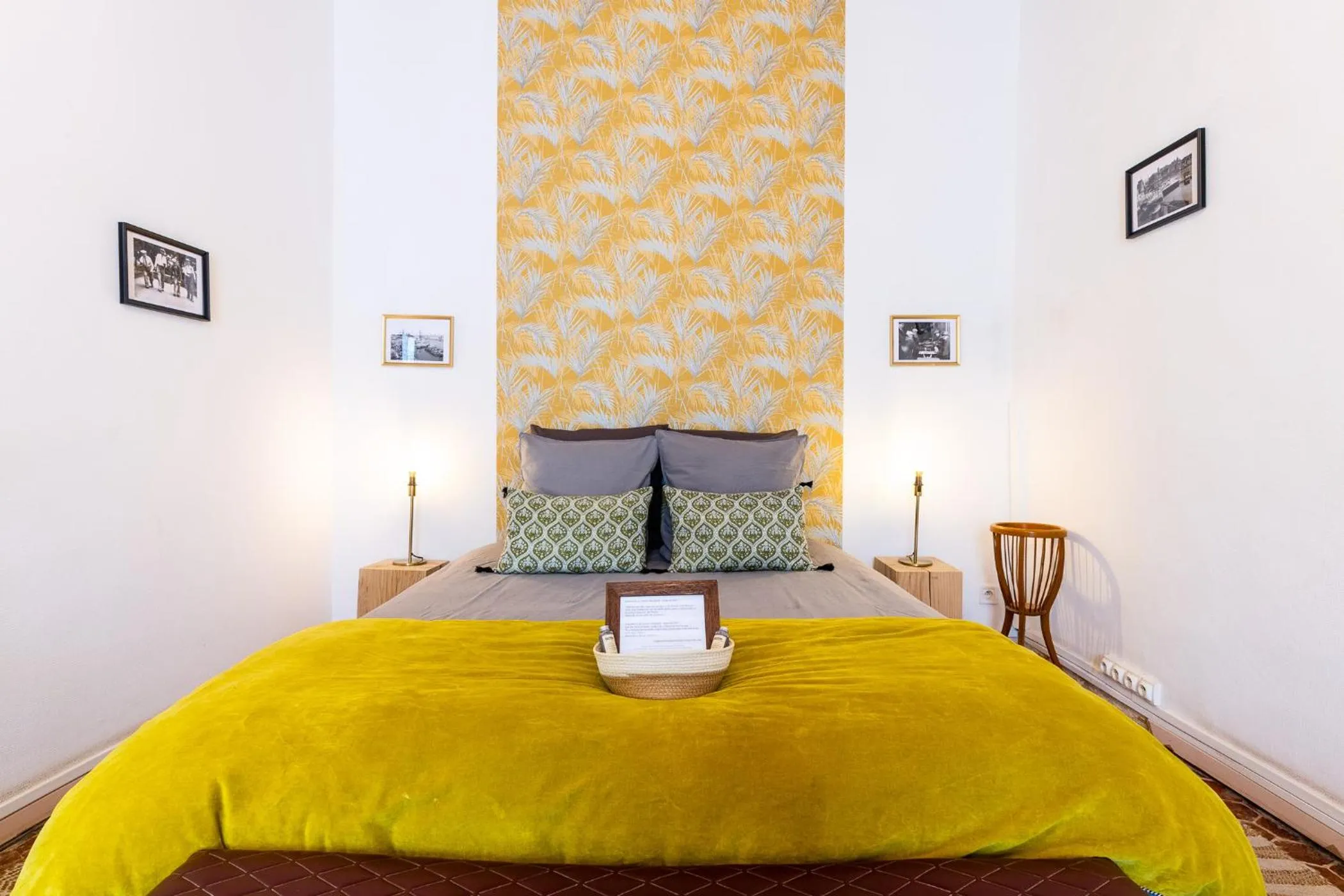 Bed in LE PANIER ENCHANTÉ - Suites & Loft - Terrasse et patio au dessus du Vieux Port