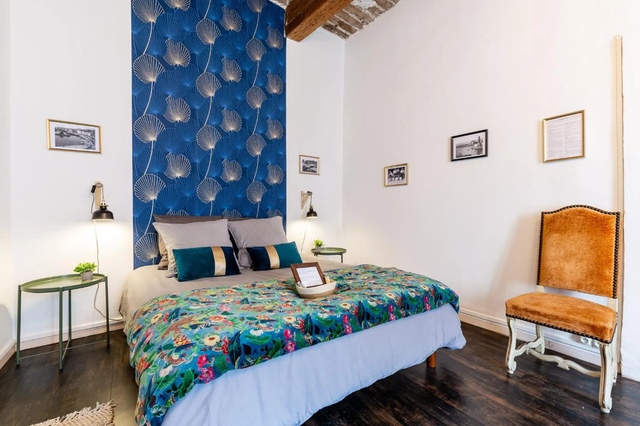 Bed in LE PANIER ENCHANTÉ - Suites & Loft - Terrasse et patio au dessus du Vieux Port