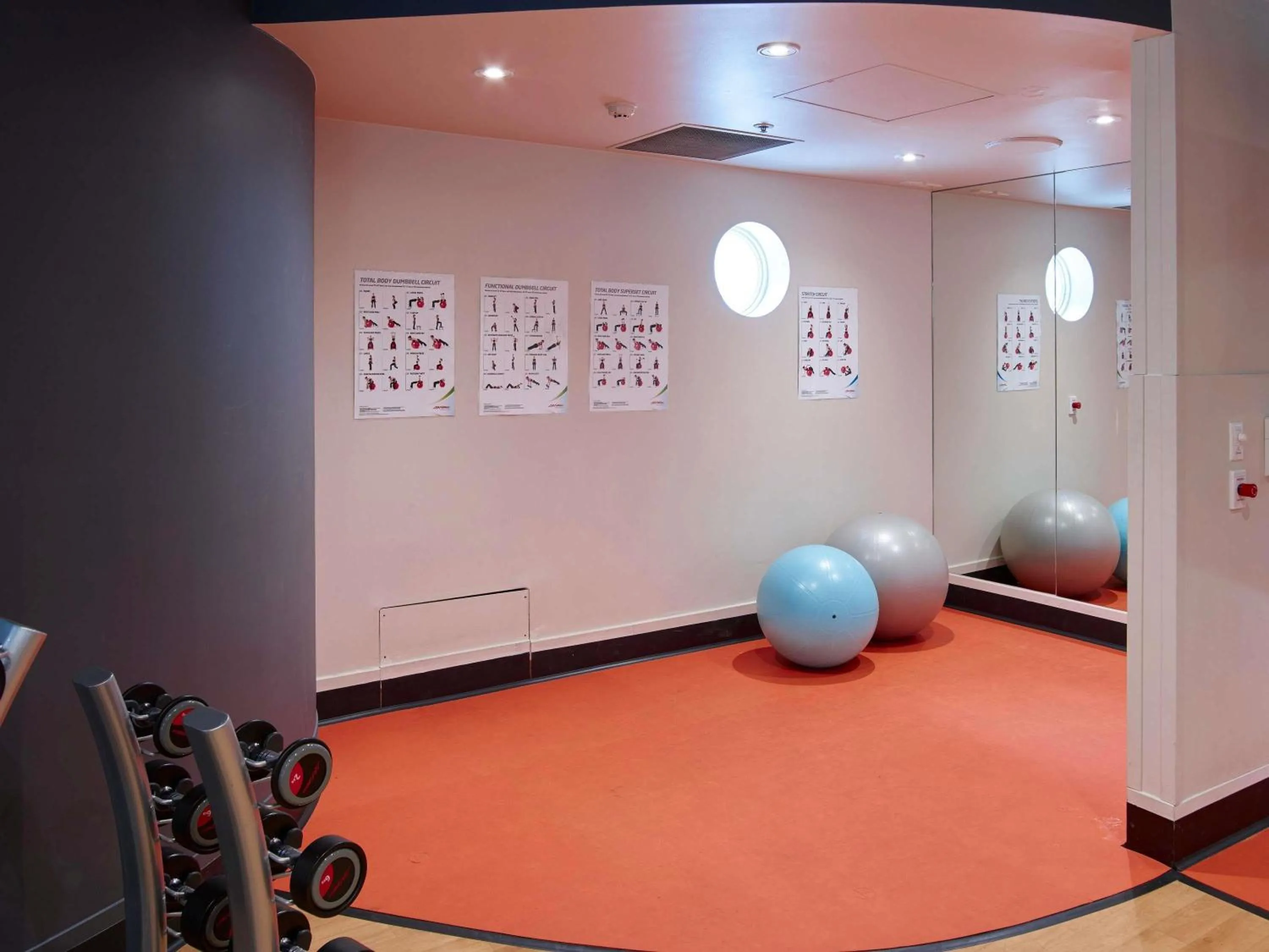Fitness centre/facilities in Pullman Melbourne On the Park