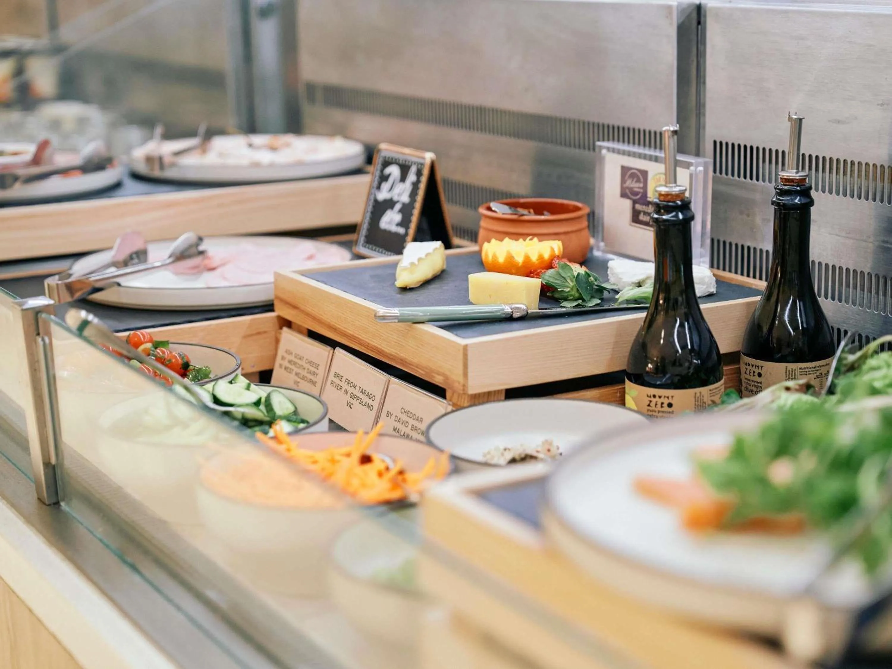 Restaurant/places to eat in Pullman Melbourne On the Park