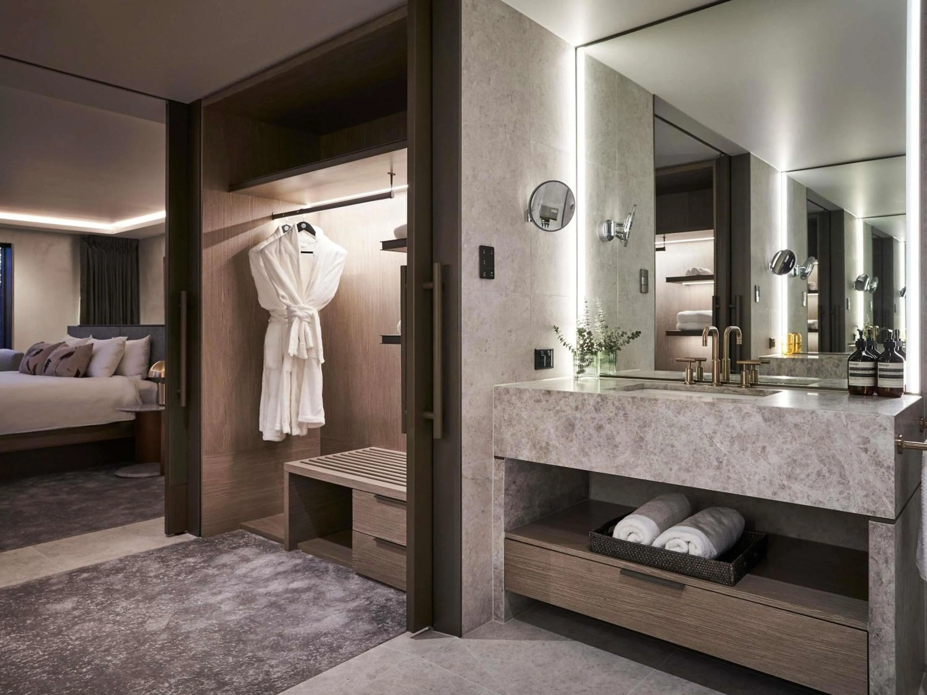 Bedroom, Bed in Pullman Melbourne On the Park