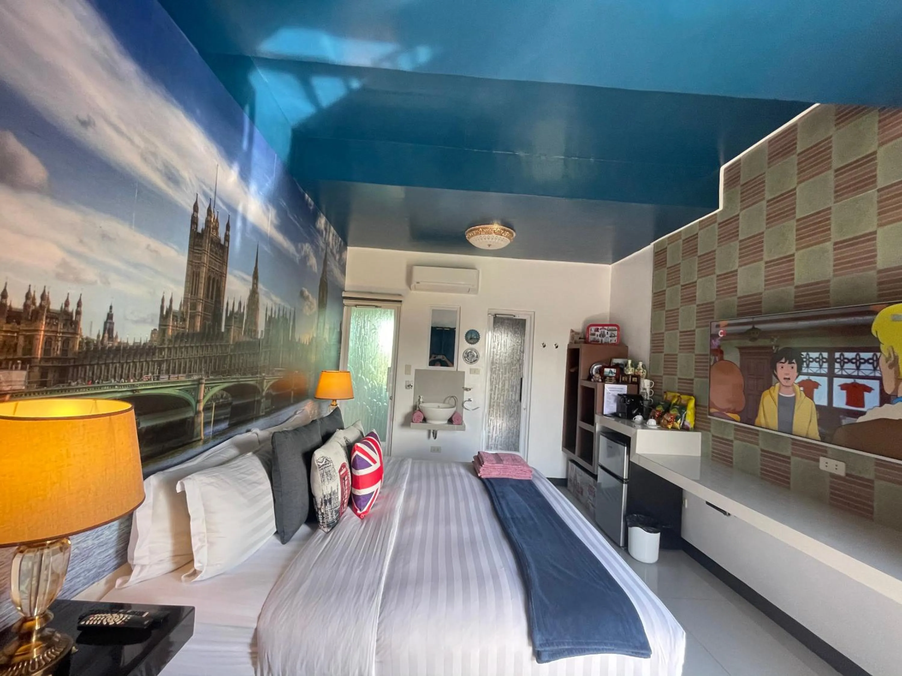 Photo of the whole room, Bed in Italy Condotel Darasa