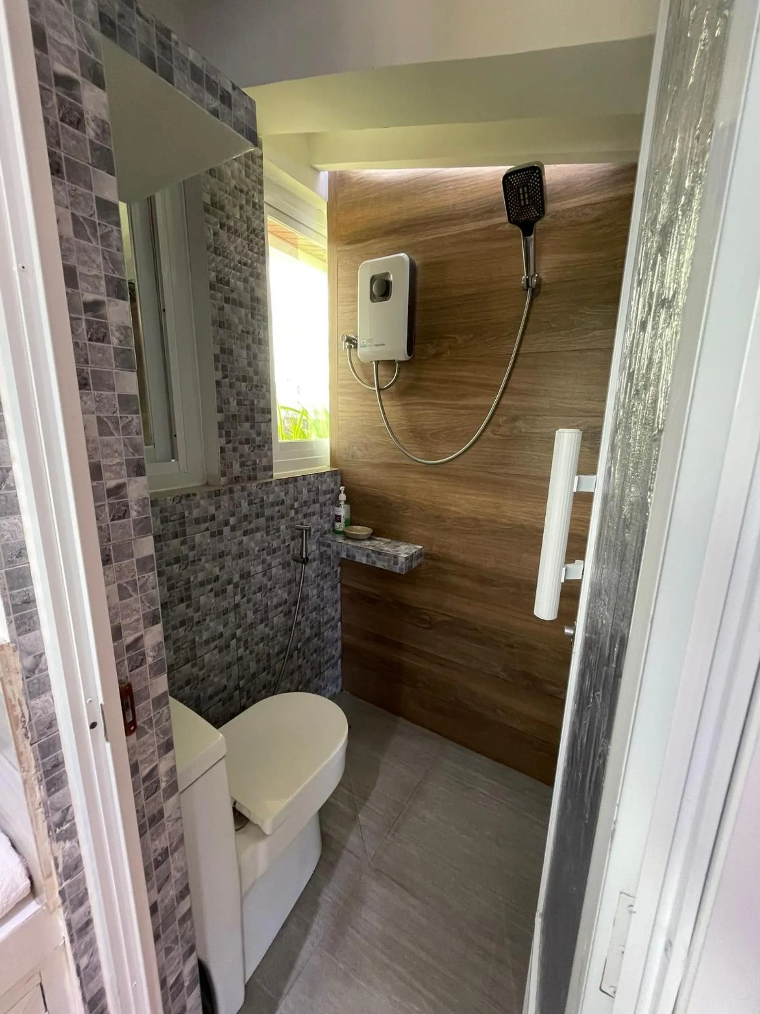 Shower in Italy Condotel Darasa