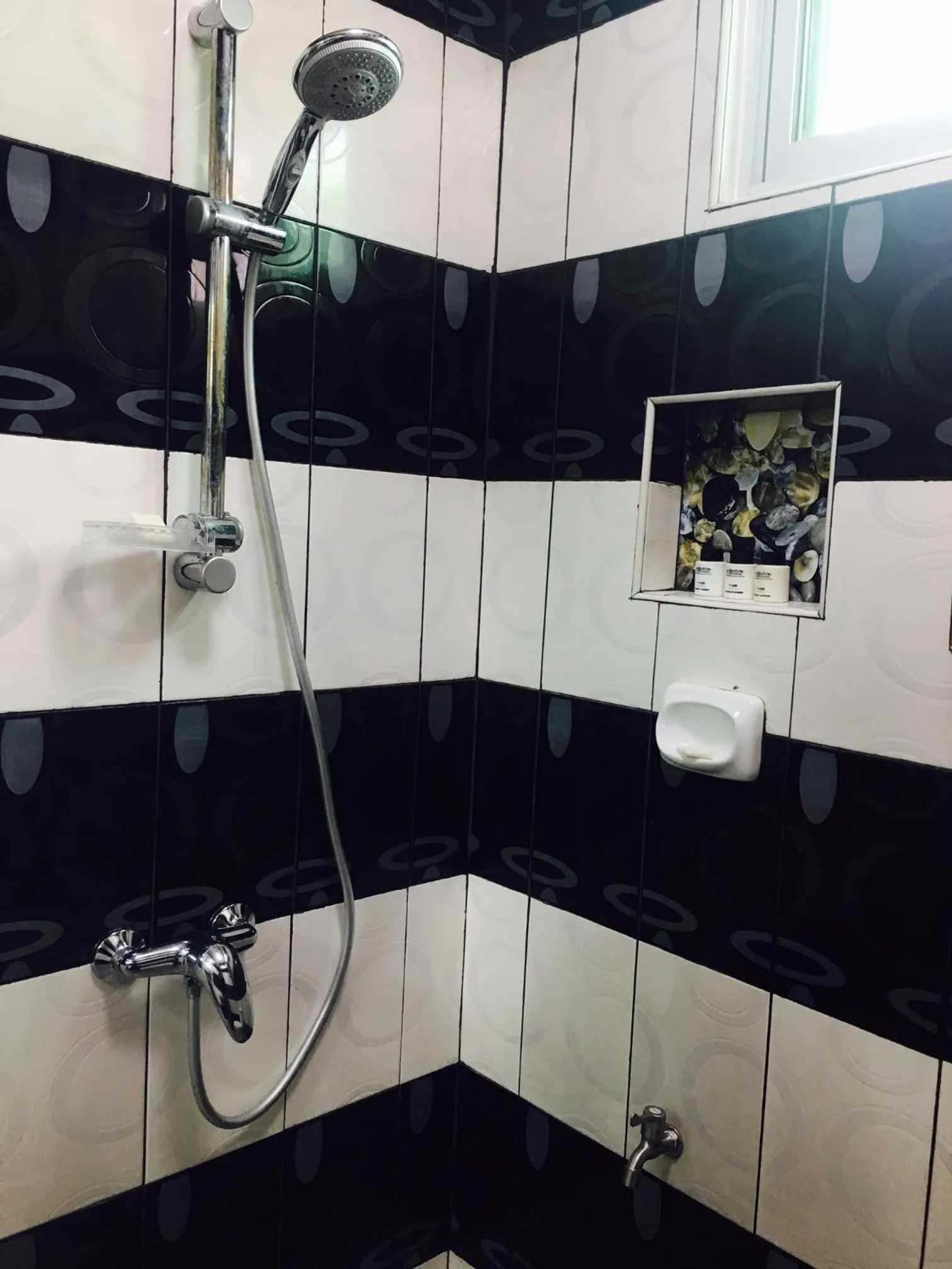 Shower in Italy Condotel Darasa