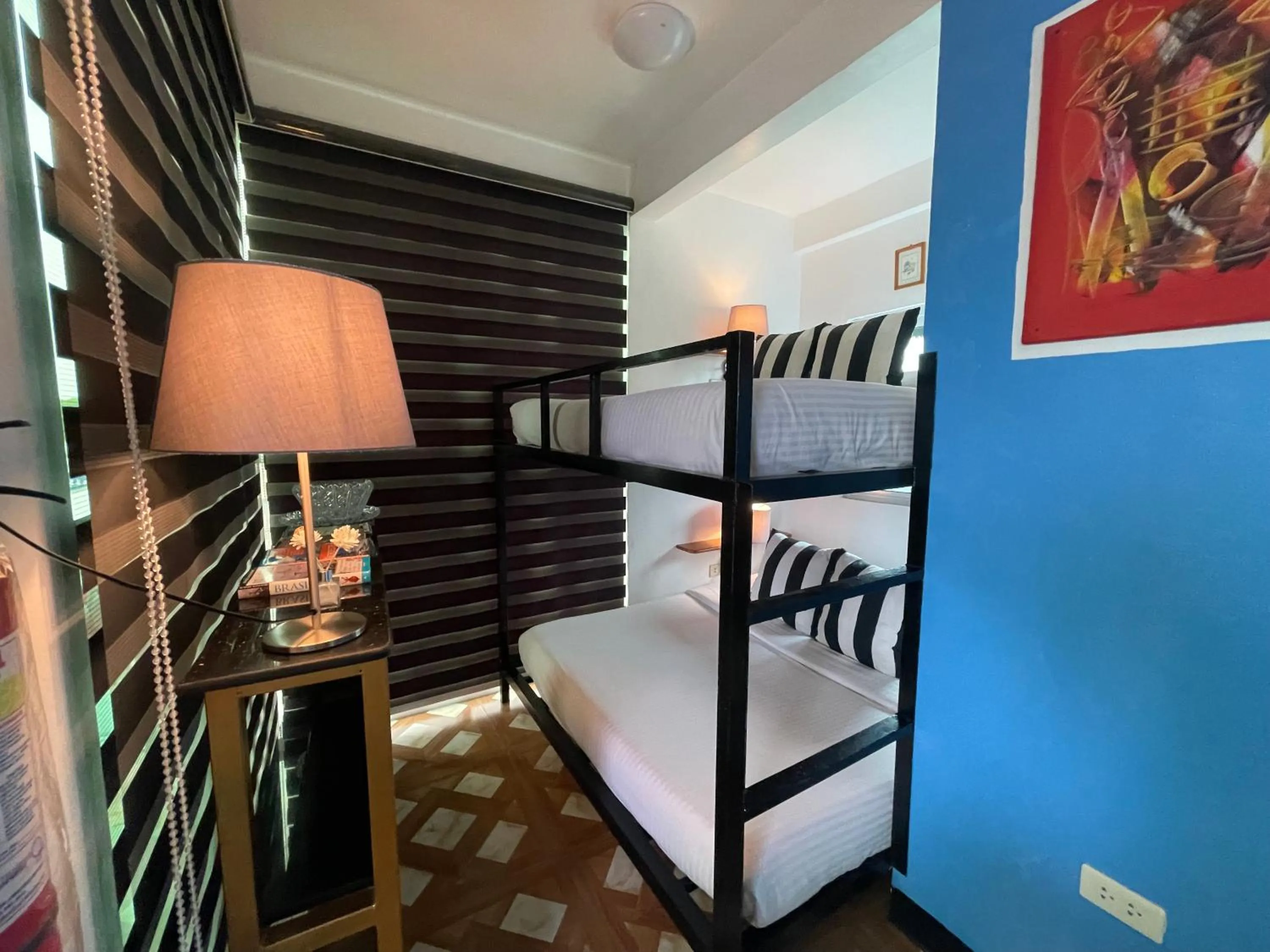 Photo of the whole room, Bed in Italy Condotel Darasa