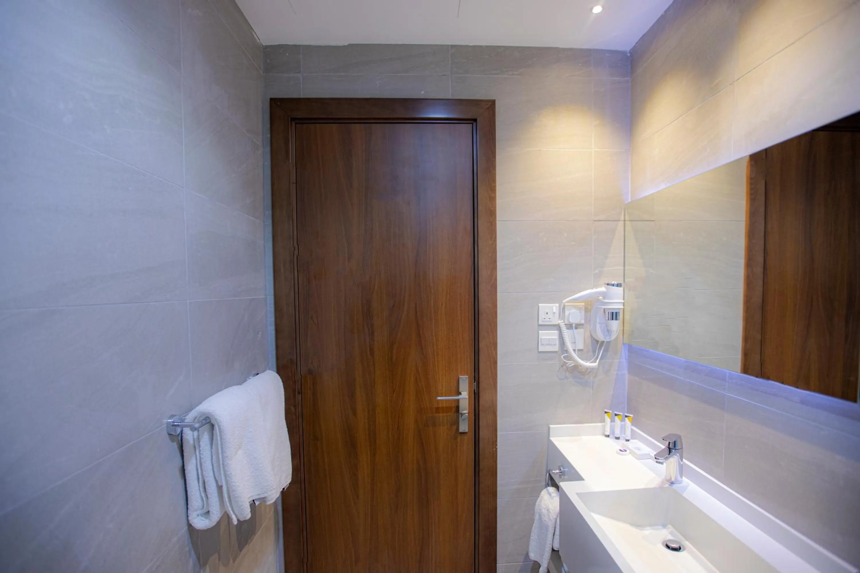 Toilet in Hafawah Suites