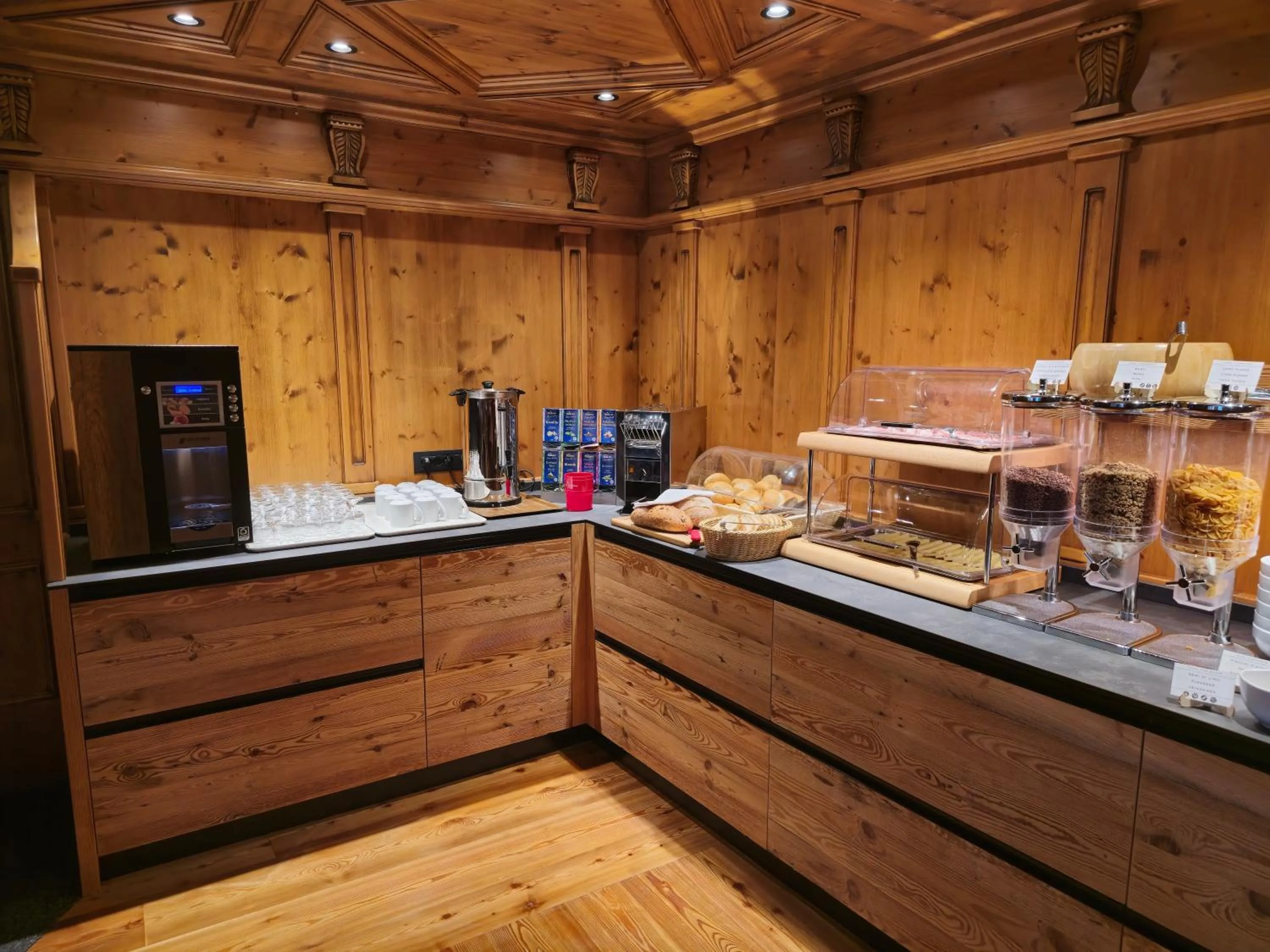 Breakfast in Hotel Piedibosco