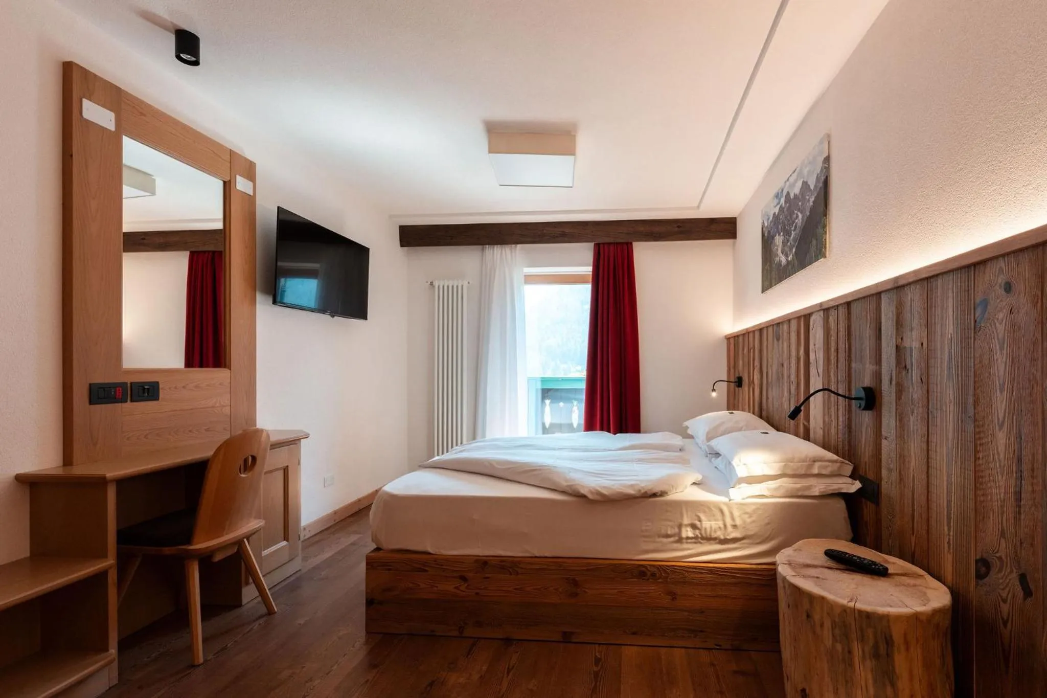 Bedroom, Bed in Hotel Piedibosco