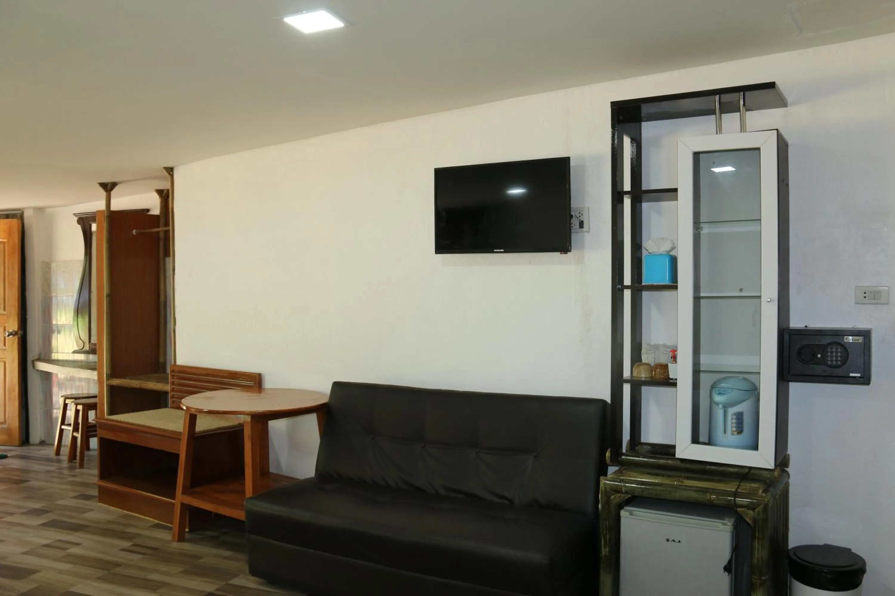 Ruan Mai Naiyang Beach Resort