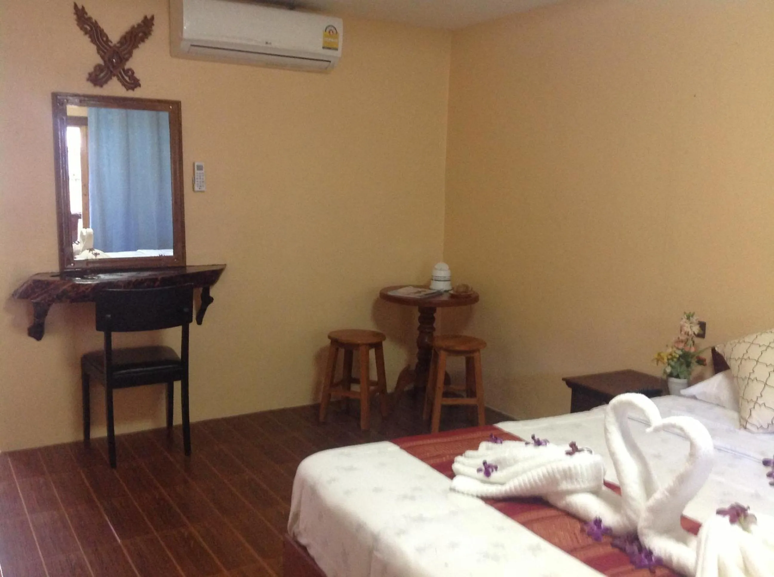 Decorative detail, Bed in Ruan Mai Naiyang Beach Resort