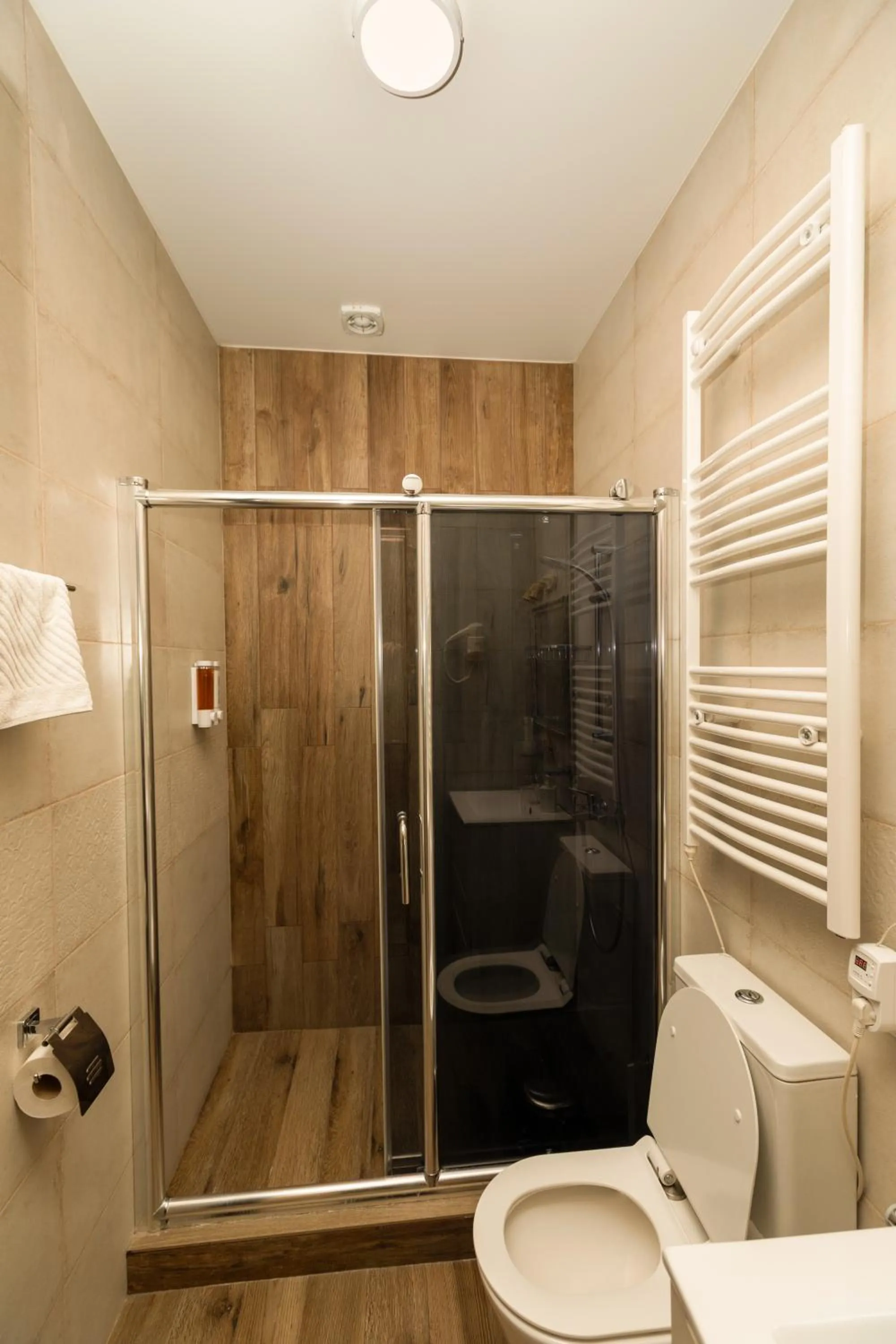 Shower in Hotel Griboedov