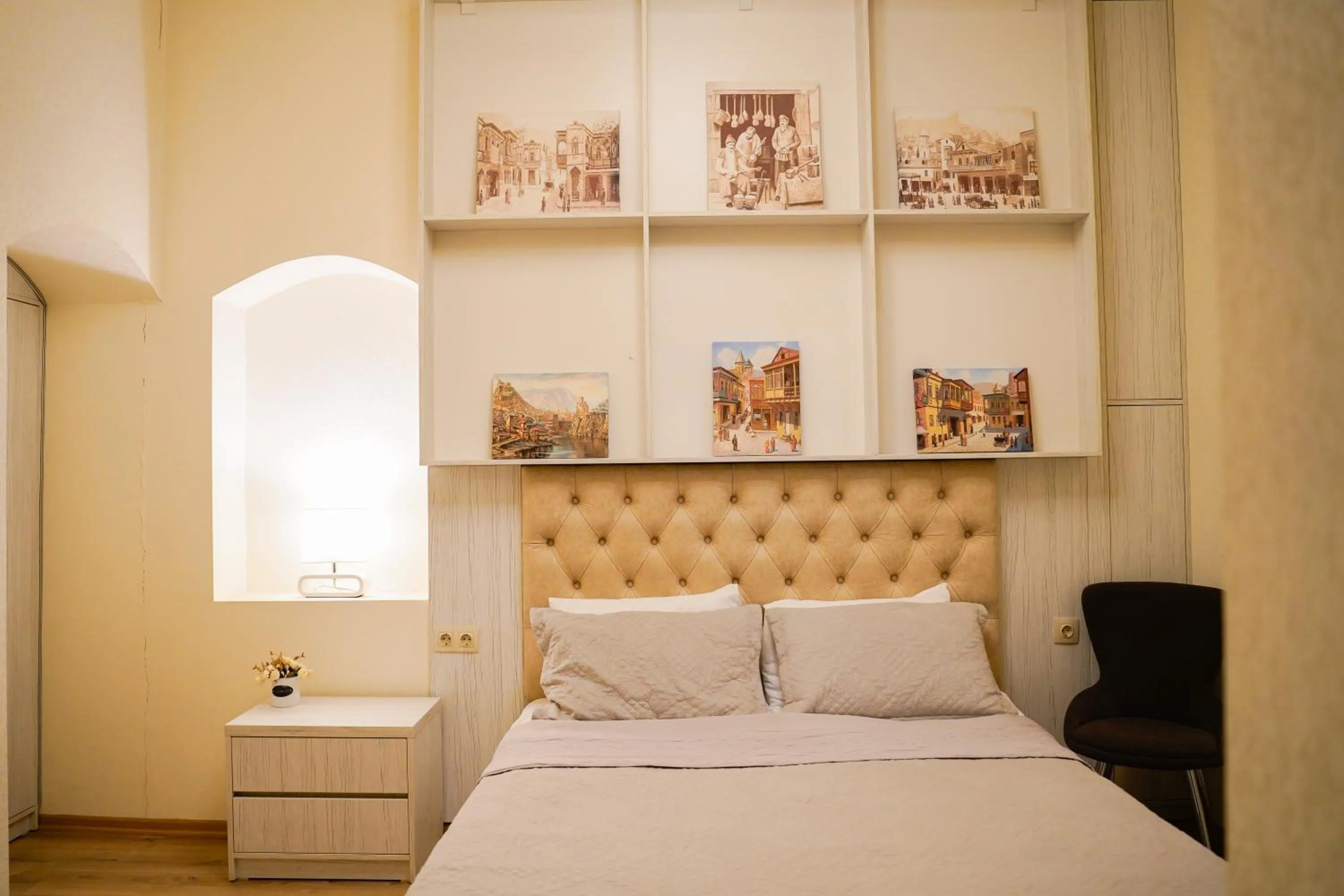 Photo of the whole room, Bed in Hotel Griboedov