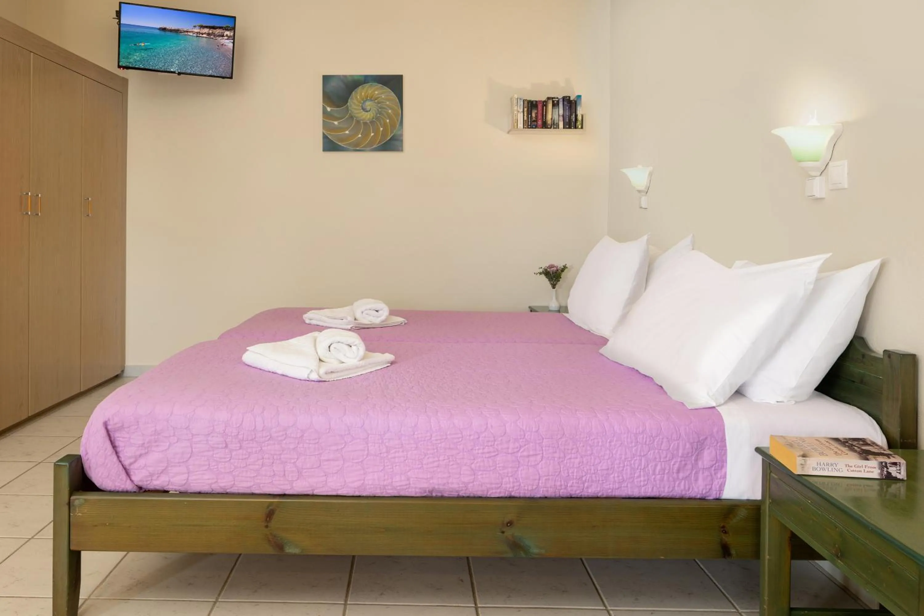 Bedroom, Bed in Armonia Apartments