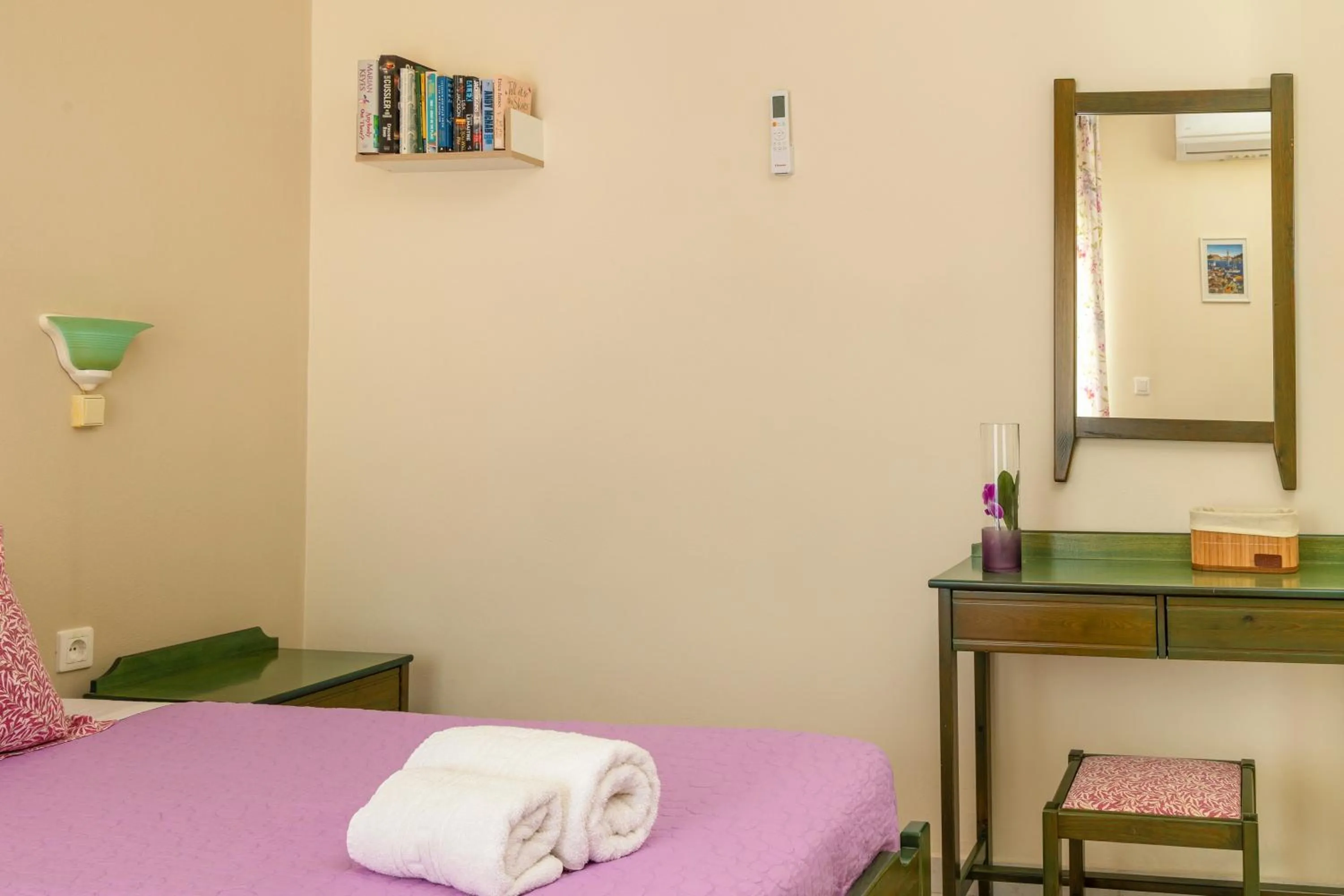 Bedroom, Bed in Armonia Apartments