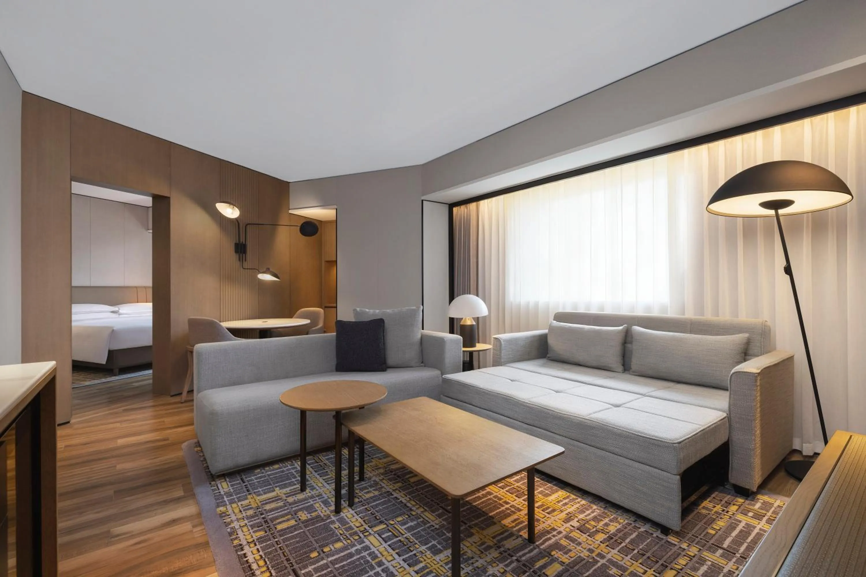 Living room, Bed in Sheraton Chengdu Lido Hotel