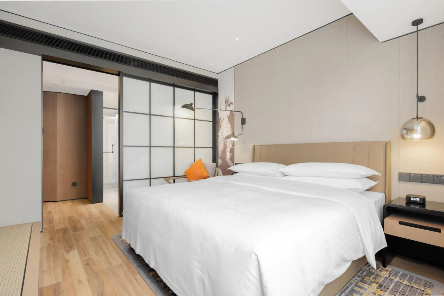 Bed in Sheraton Chengdu Lido Hotel