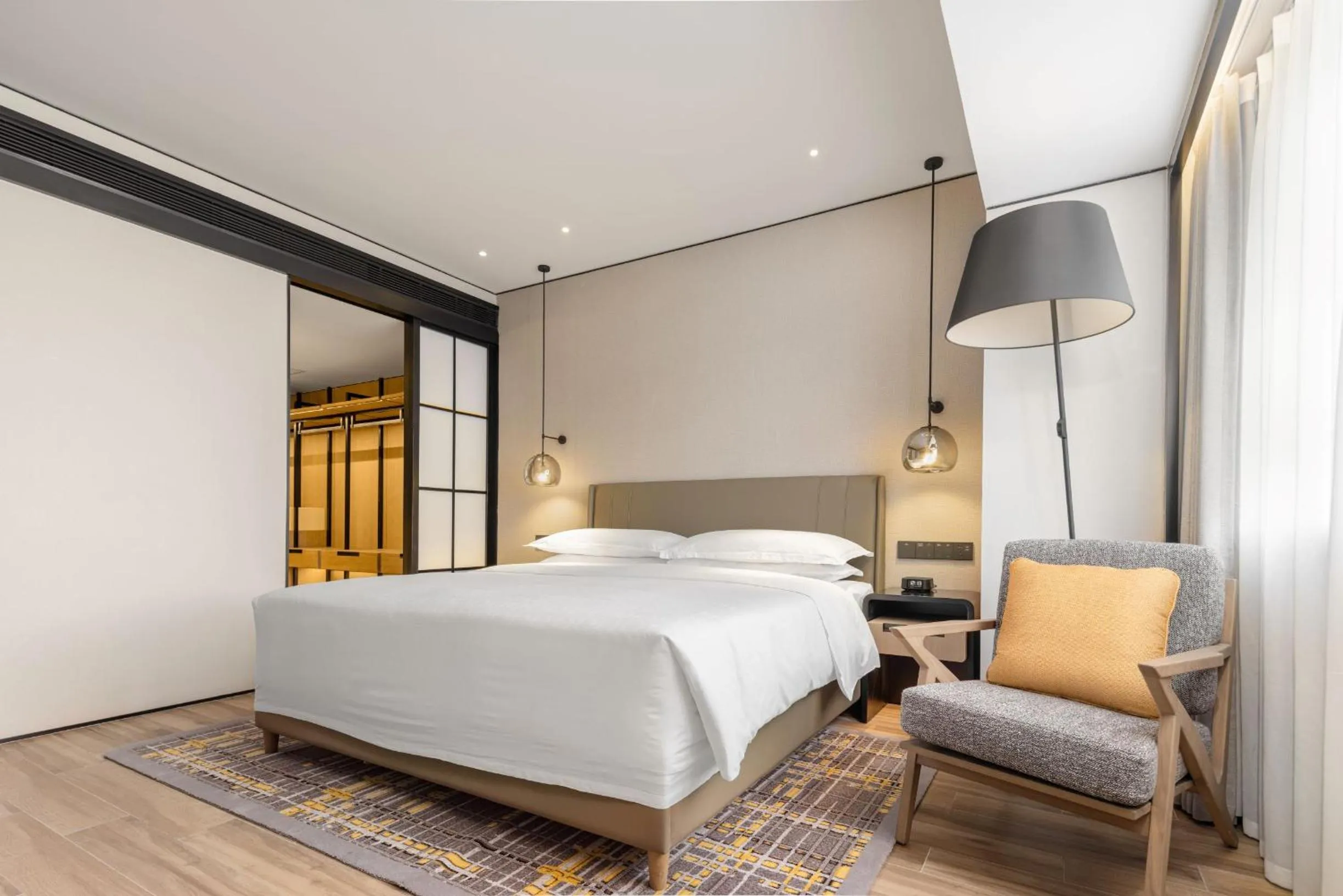 Bed in Sheraton Chengdu Lido Hotel