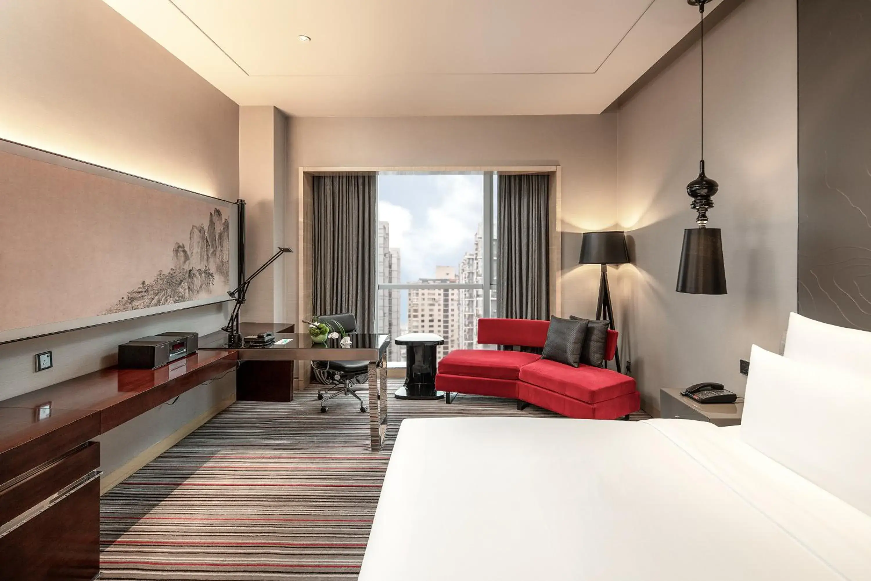 Club Room, Club level, 1 King, City view in Le Meridien Chongqing Nan'an Club Room, Club level, 1 King, City view in Le Meridien Chongqing Nan'an