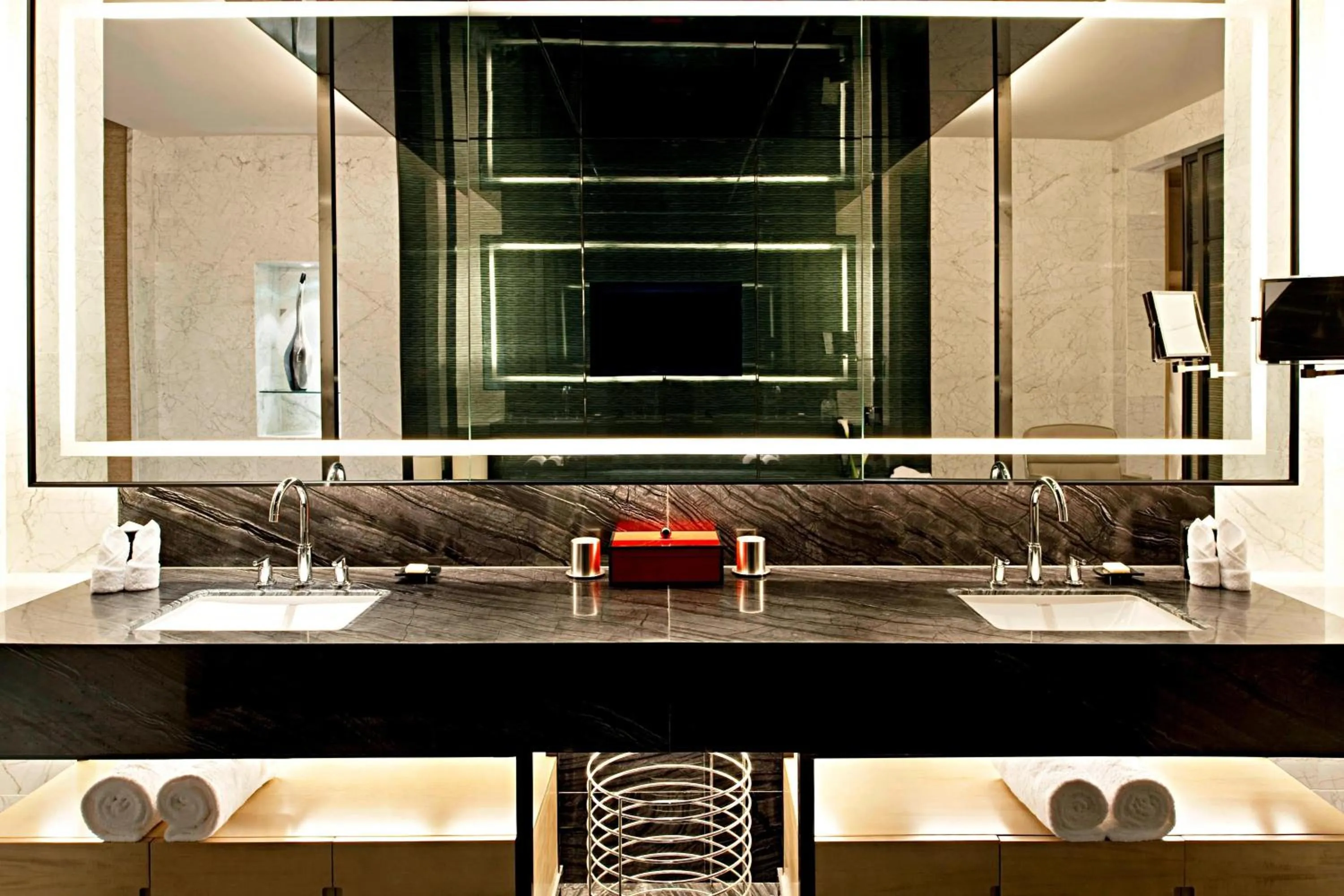 Photo of the whole room in Le Meridien Chongqing Nan'an