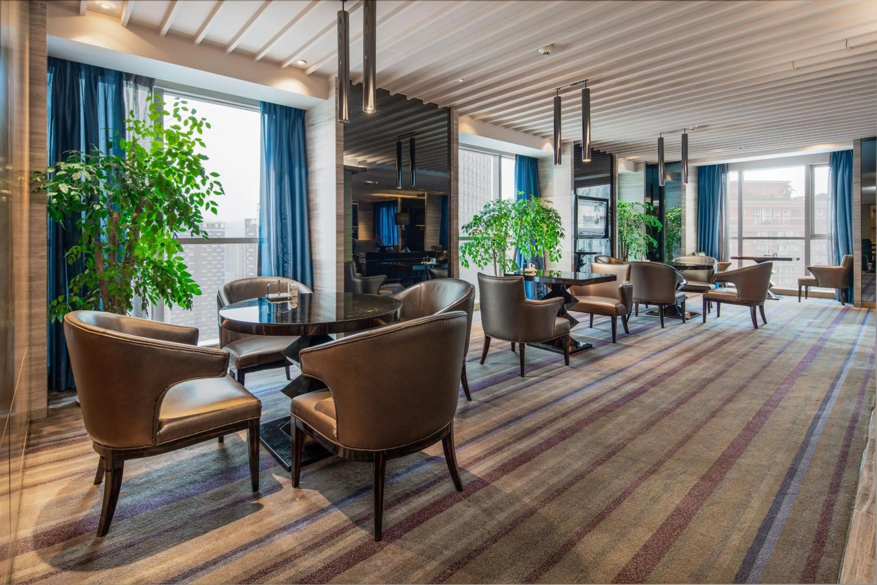 Lounge or bar in Le Meridien Chongqing Nan'an