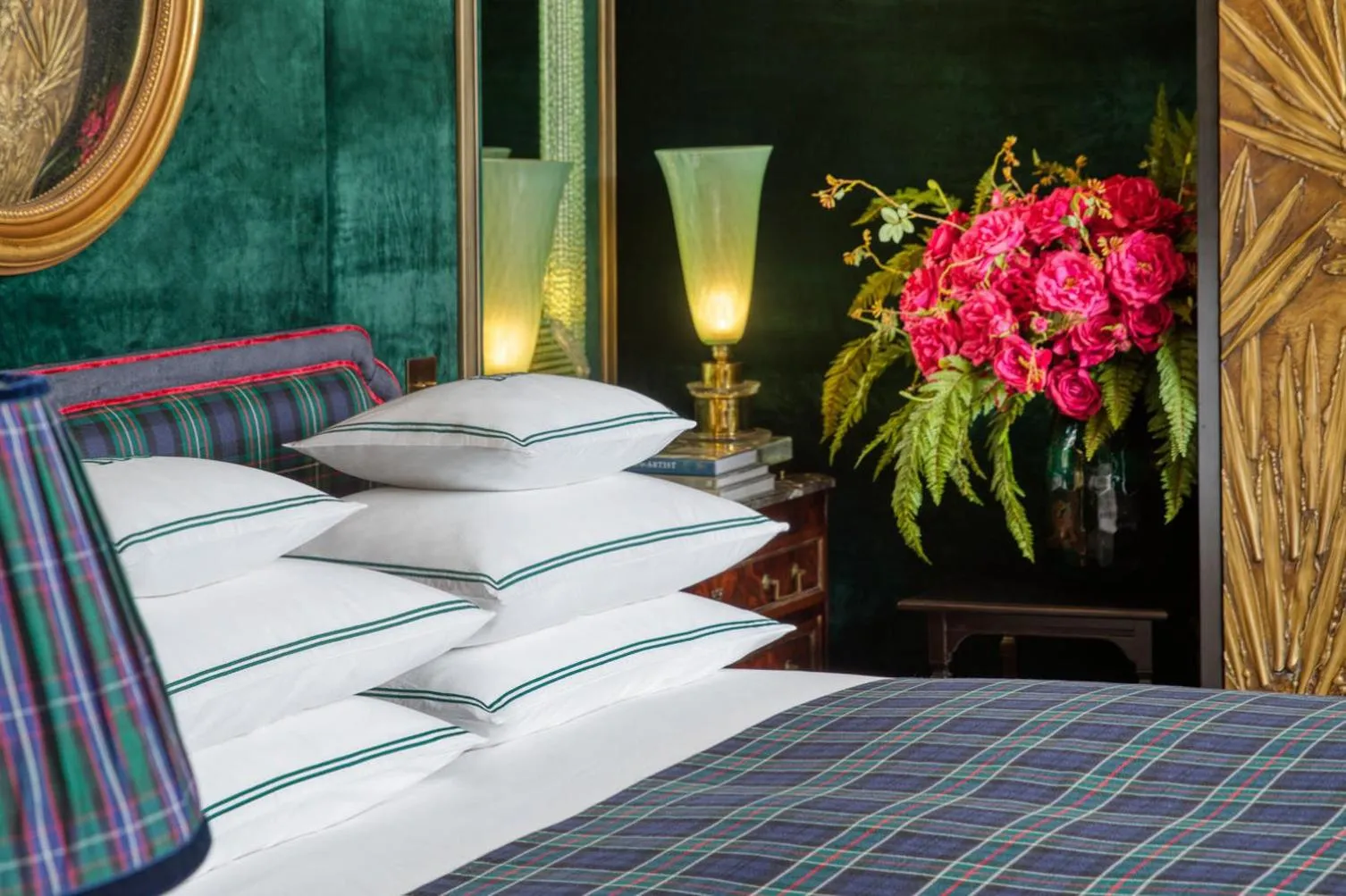 Bedroom, Bed in 100 Princes Street