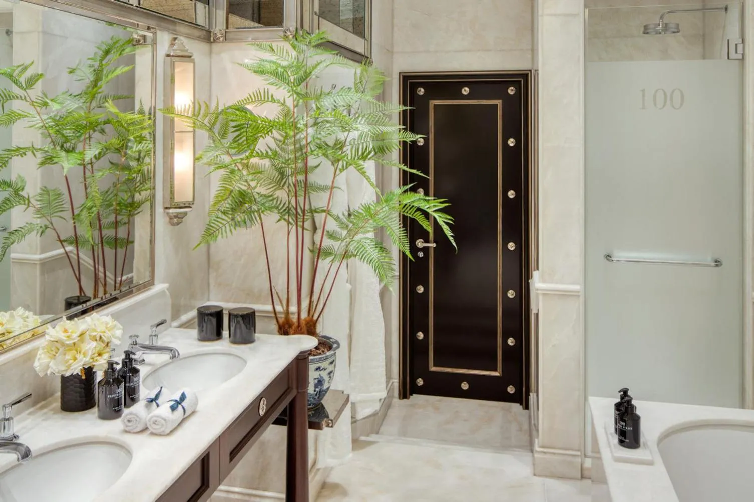 Bedroom in 100 Princes Street