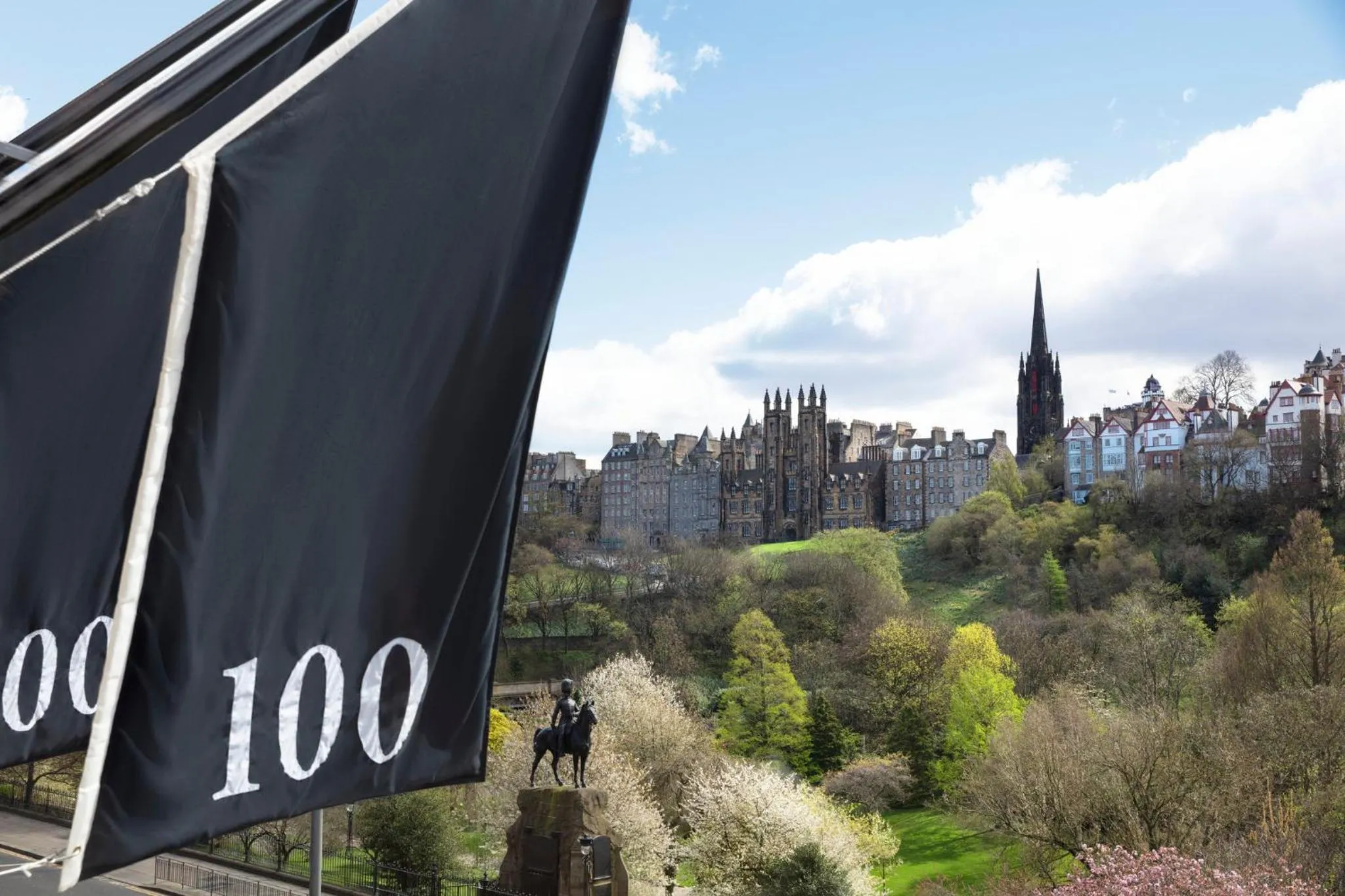 City view in 100 Princes Street