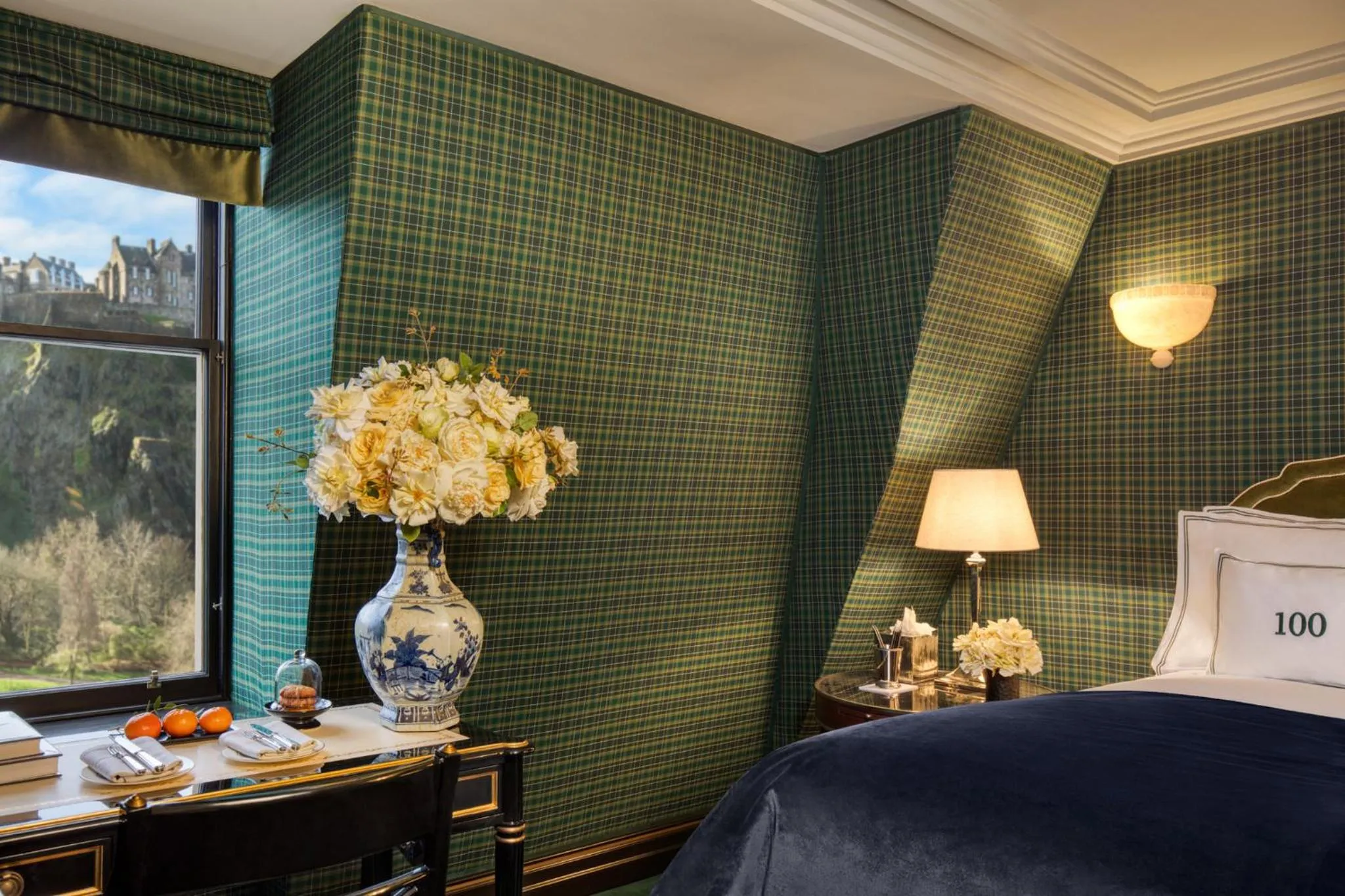 Photo of the whole room, Bed in 100 Princes Street