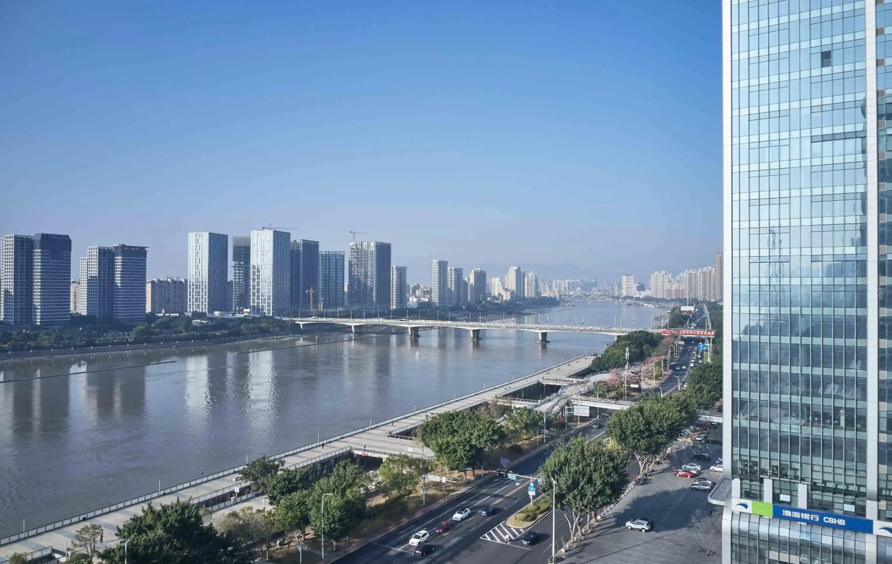 Deluxe King Room with River View in The Westin Fuzhou Minjiang Deluxe King Room with River View in The Westin Fuzhou Minjiang