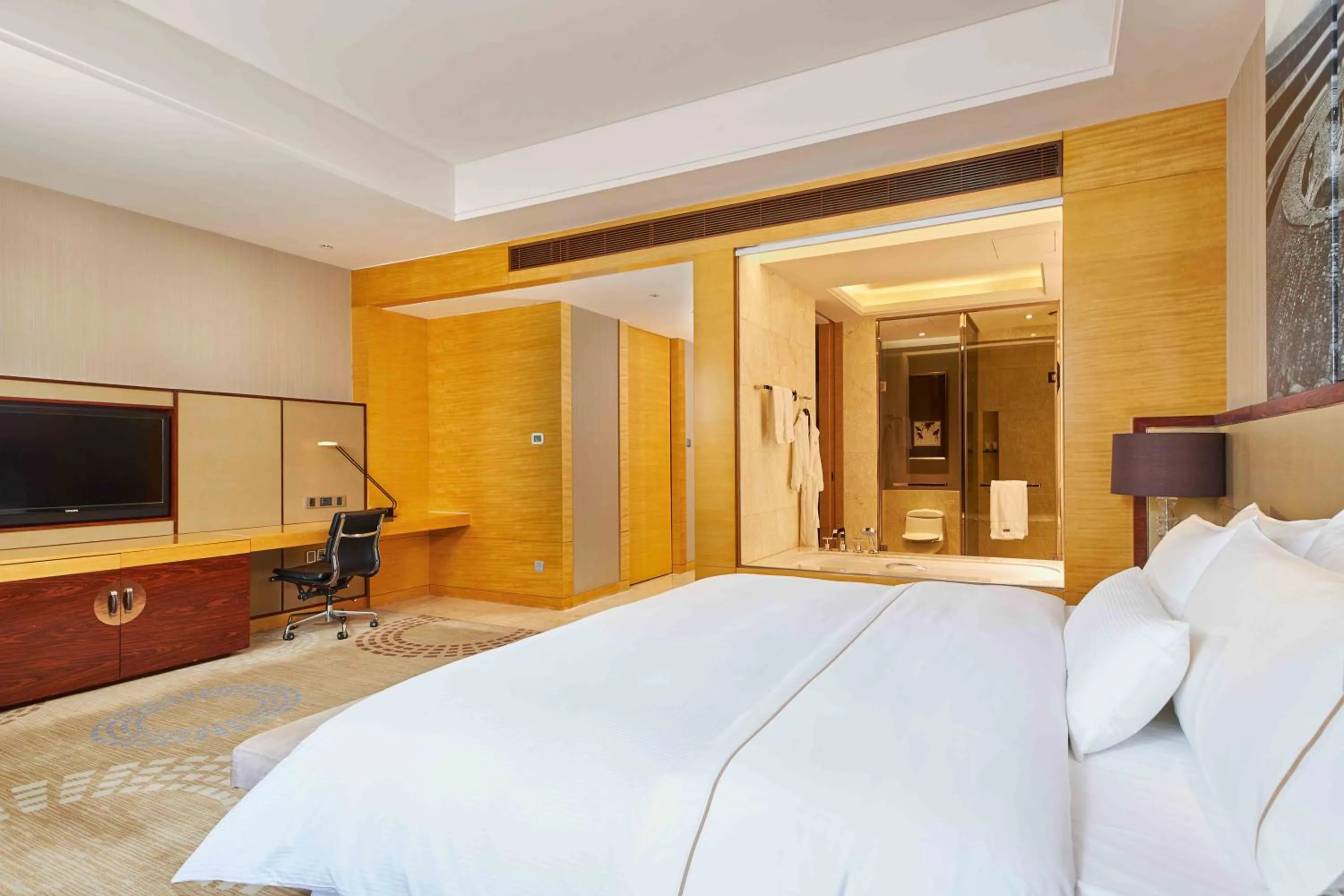 TV and multimedia, Bed in The Westin Fuzhou Minjiang