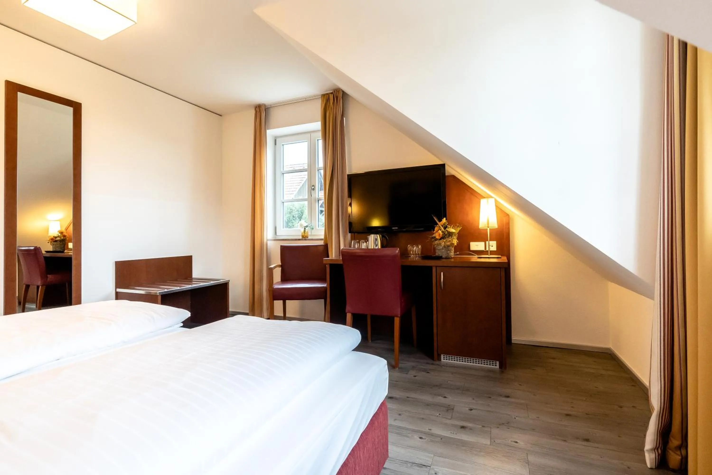 Photo of the whole room, Bed in Weichandhof