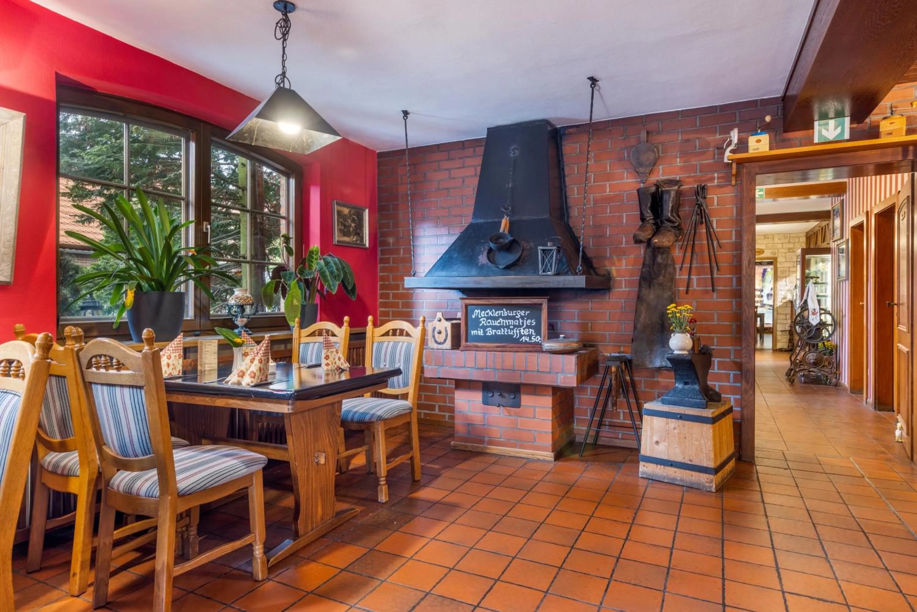 Restaurant/places to eat in Landhotel Zur Schmiede