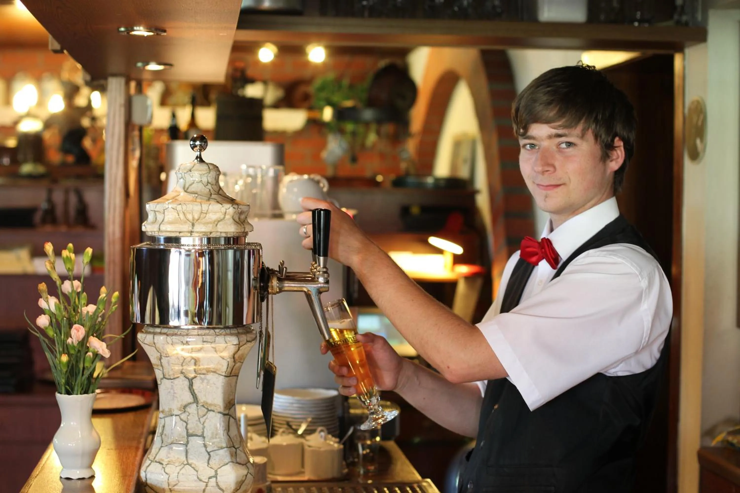 Restaurant/places to eat in Landhotel Zur Schmiede