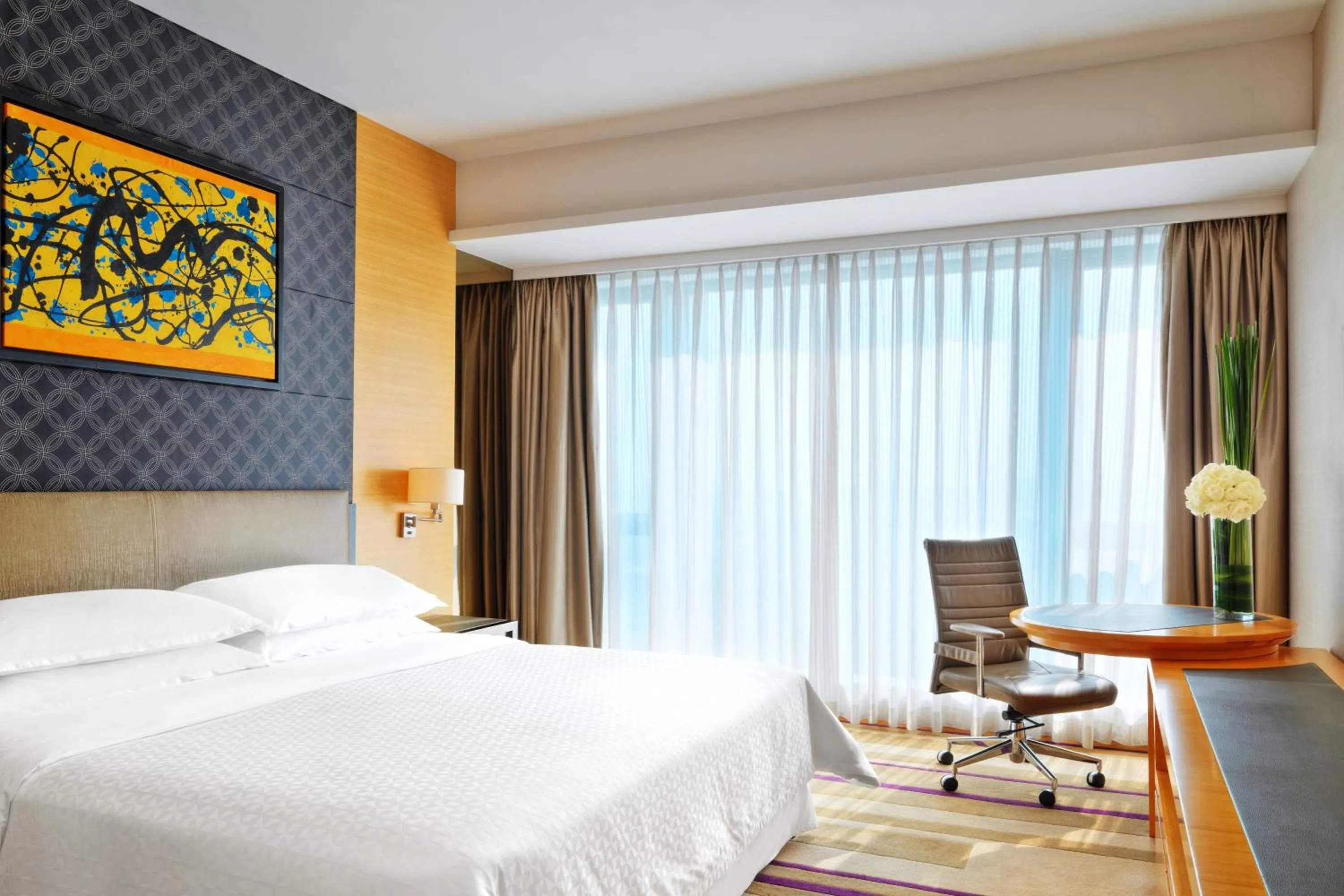Bedroom, Bed in Four Points by Sheraton Guangzhou Financial City, Tianhe