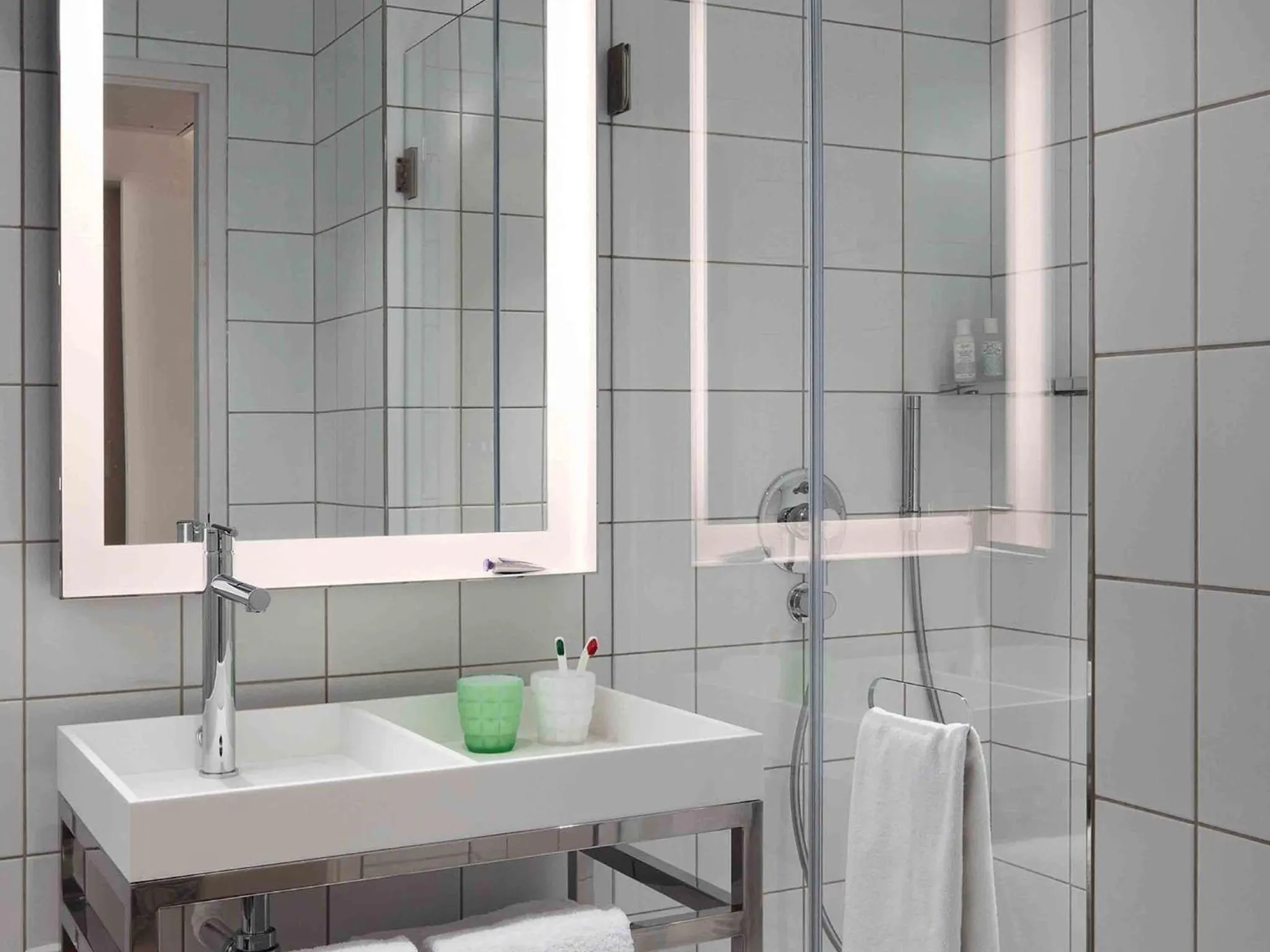 Shower in Mama Shelter Marseille