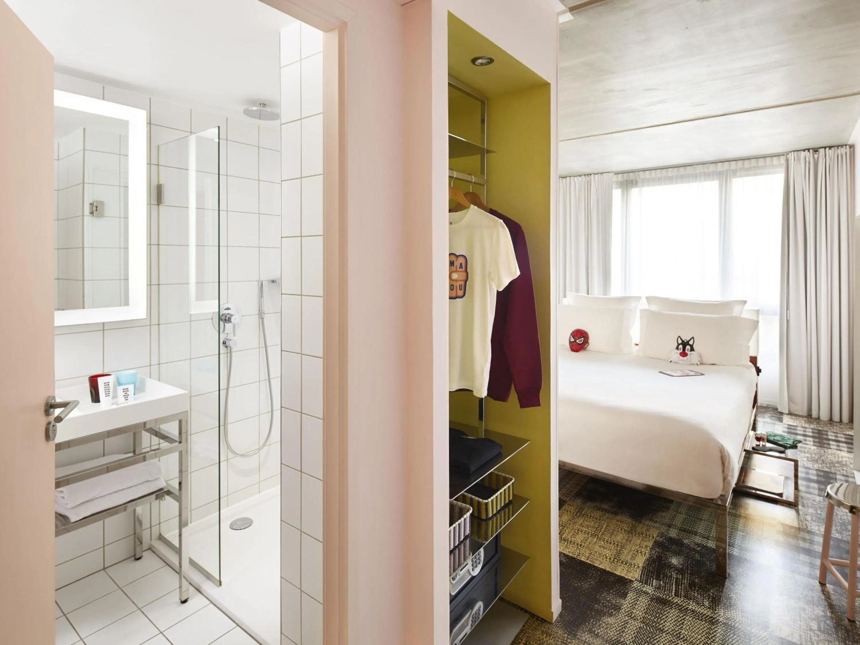 Bedroom, Bed in Mama Shelter Marseille