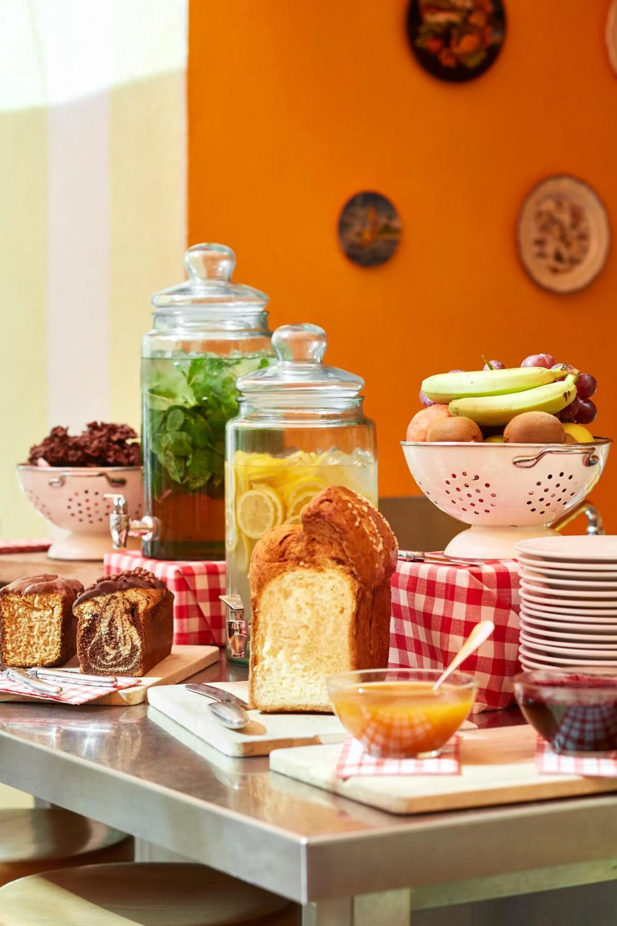 Restaurant/places to eat in Mama Shelter Marseille