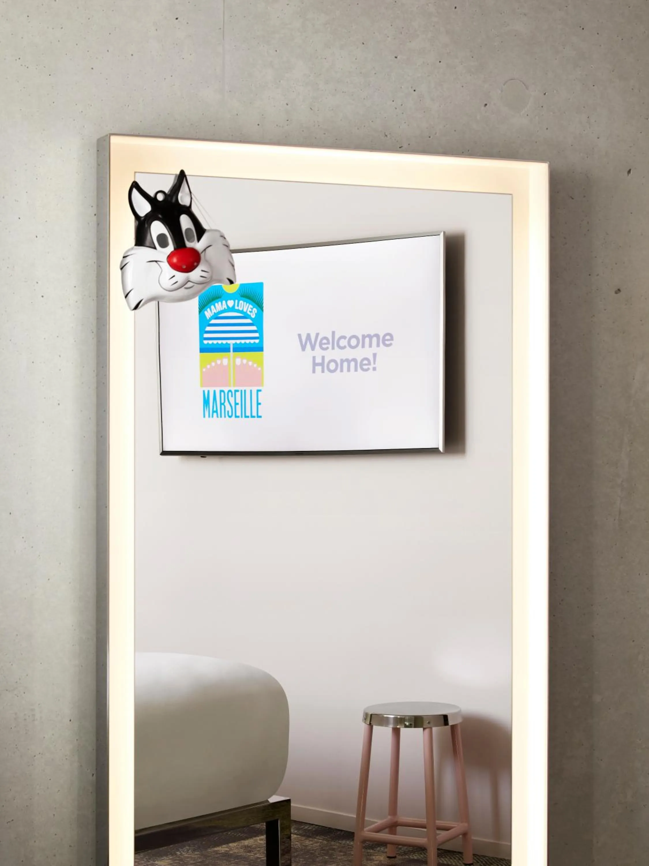 Bedroom in Mama Shelter Marseille