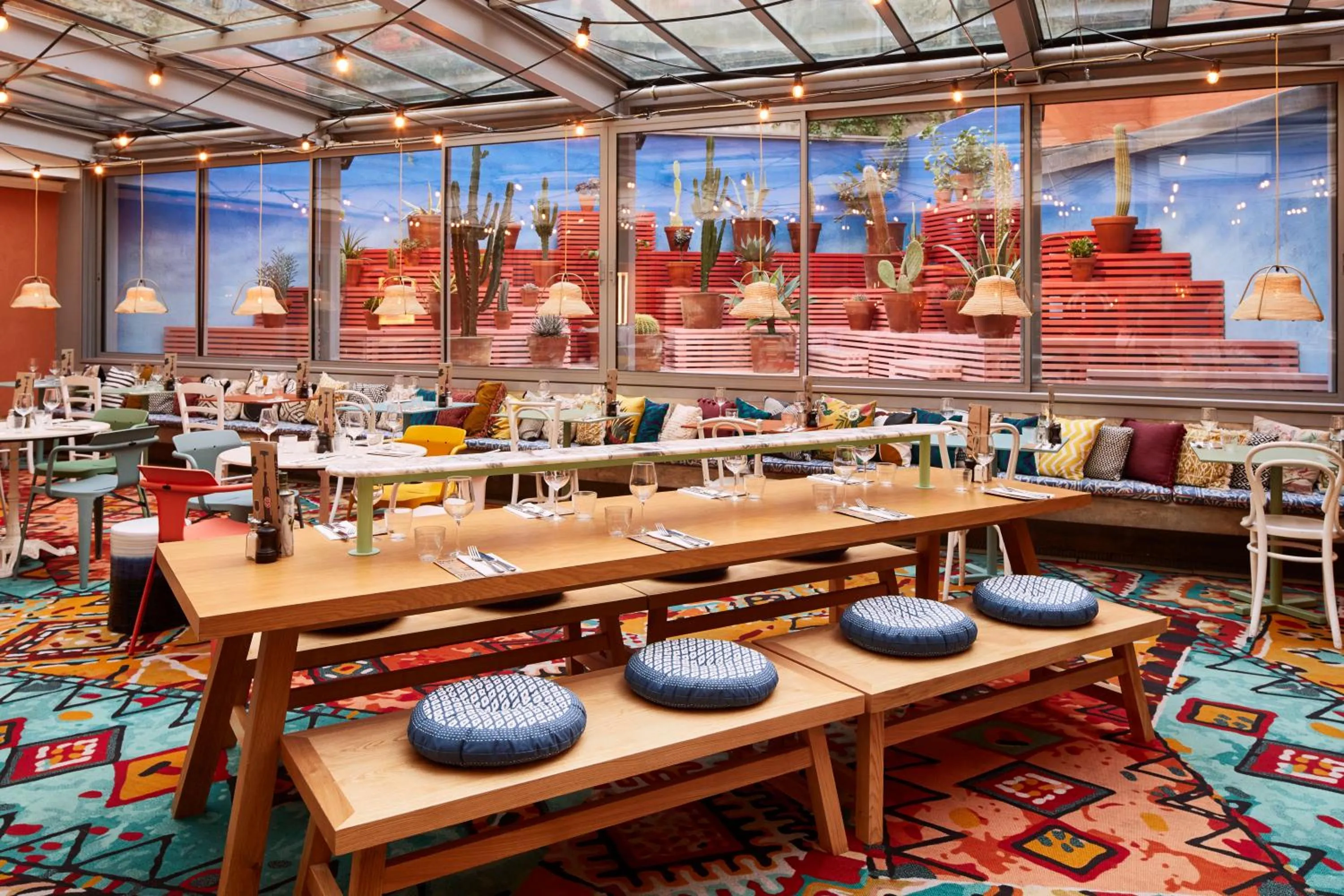 Restaurant/places to eat in Mama Shelter Marseille