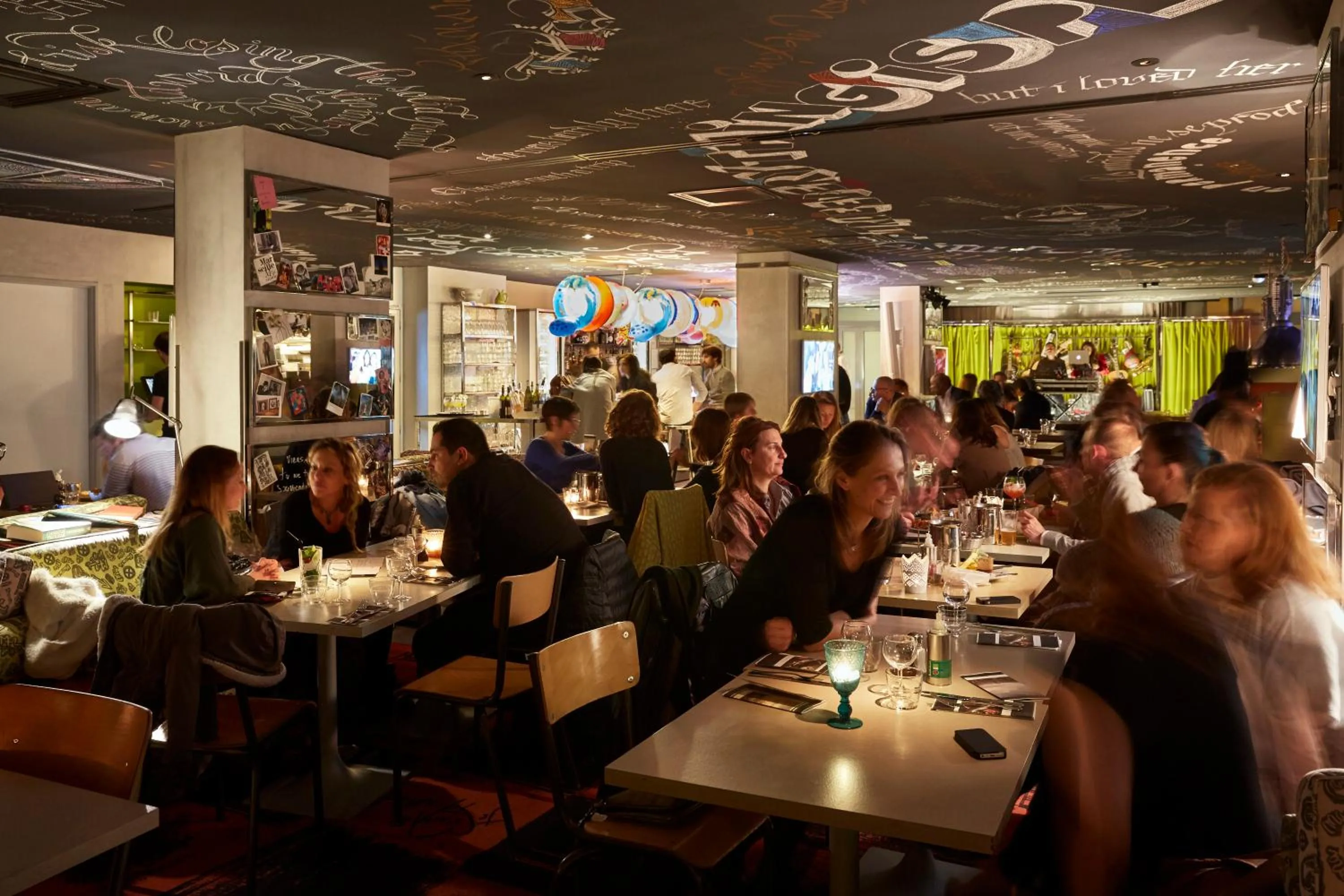 Restaurant/places to eat in Mama Shelter Marseille