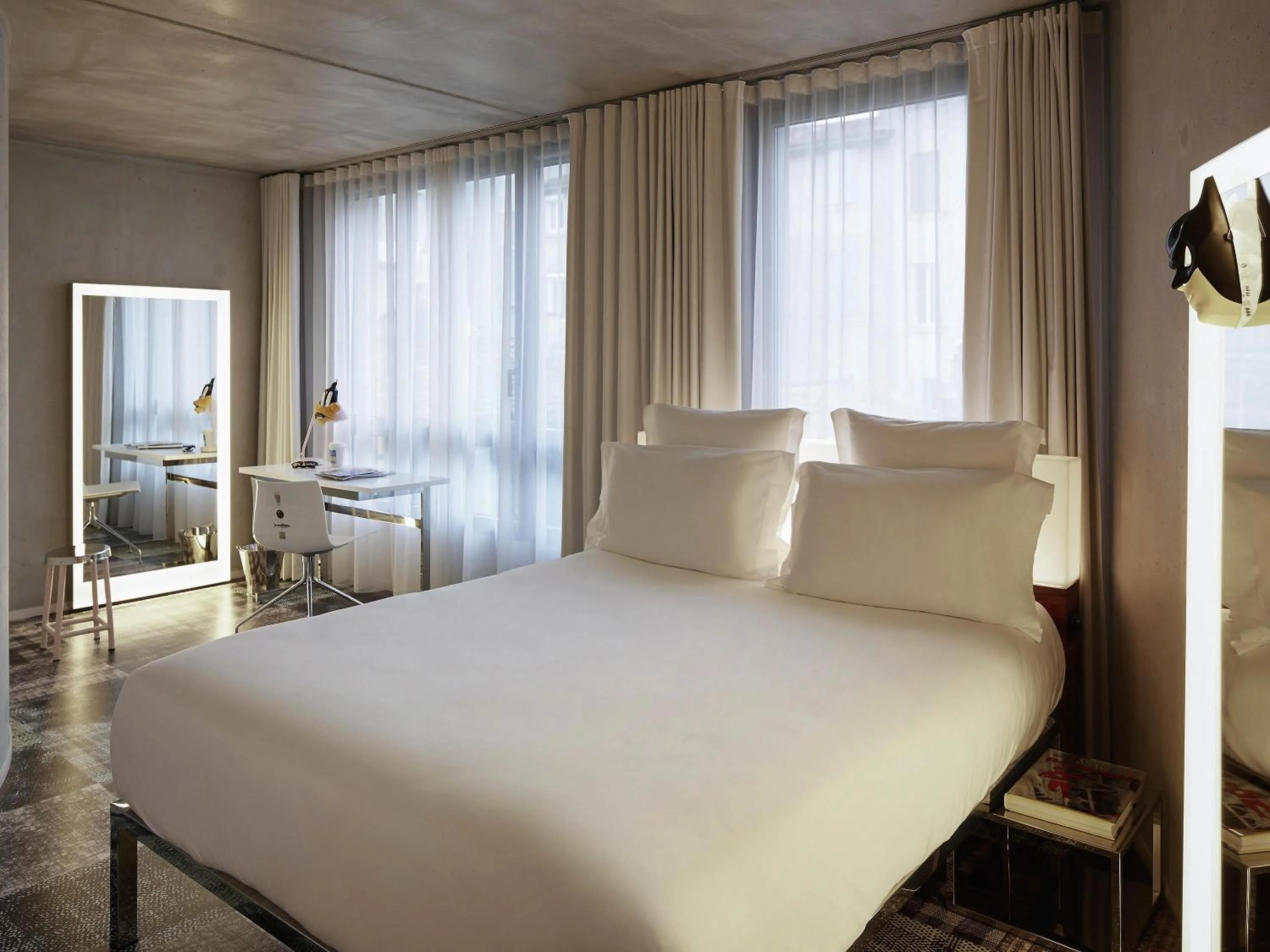 Bedroom, Bed in Mama Shelter Marseille