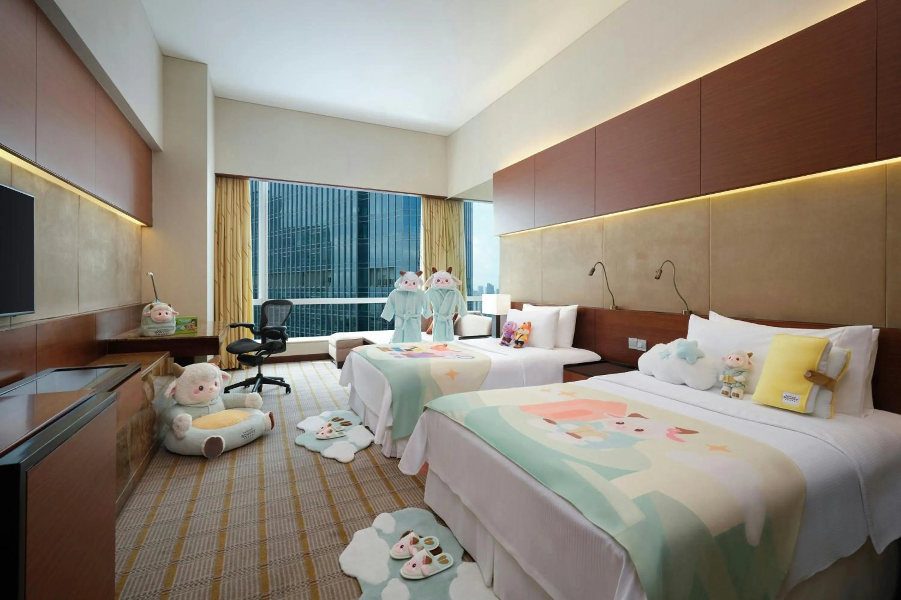 Photo of the whole room, Bed in The Westin Guangzhou