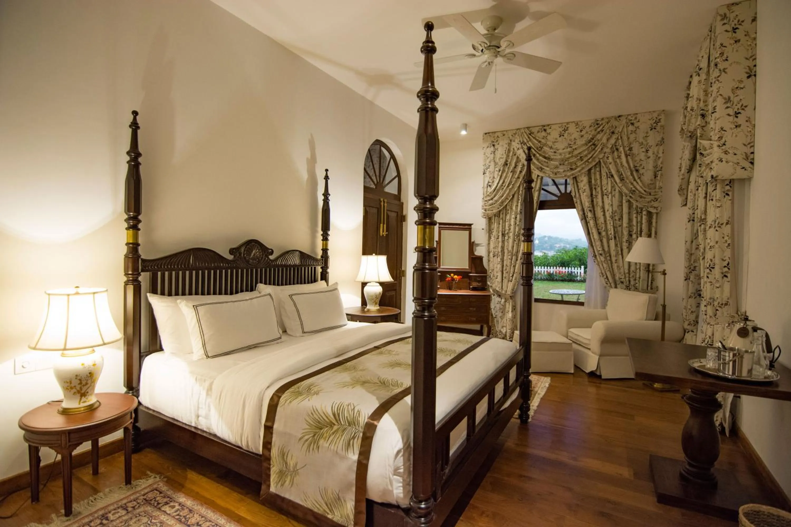 Bed in Coffee Bungalow Kandy