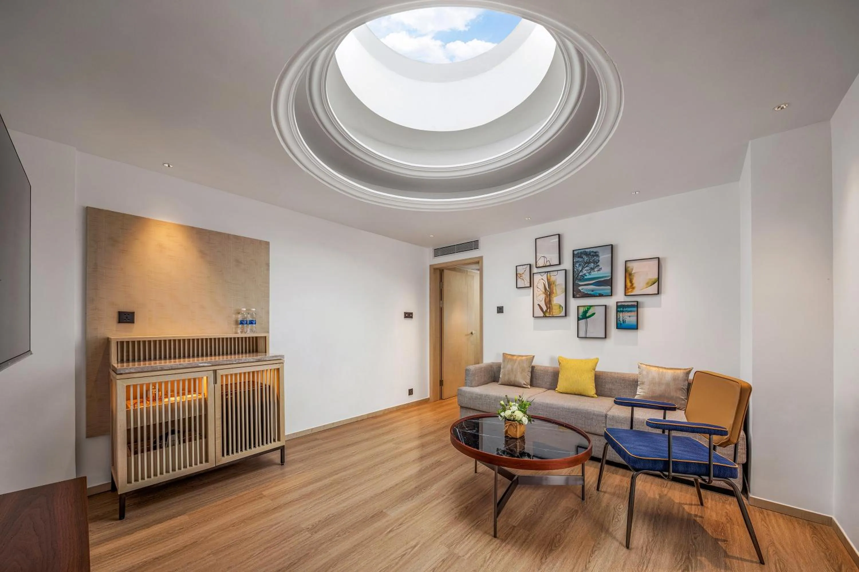 Coffee/tea facilities in Sheraton Guilin Hotel