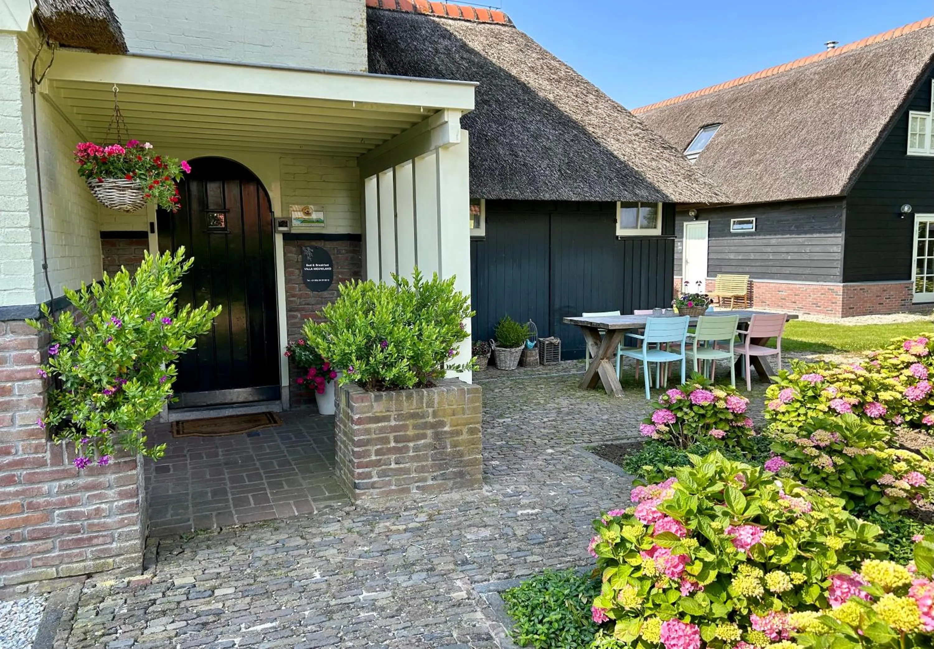 Facade/entrance in Villa Nieuwland B&B