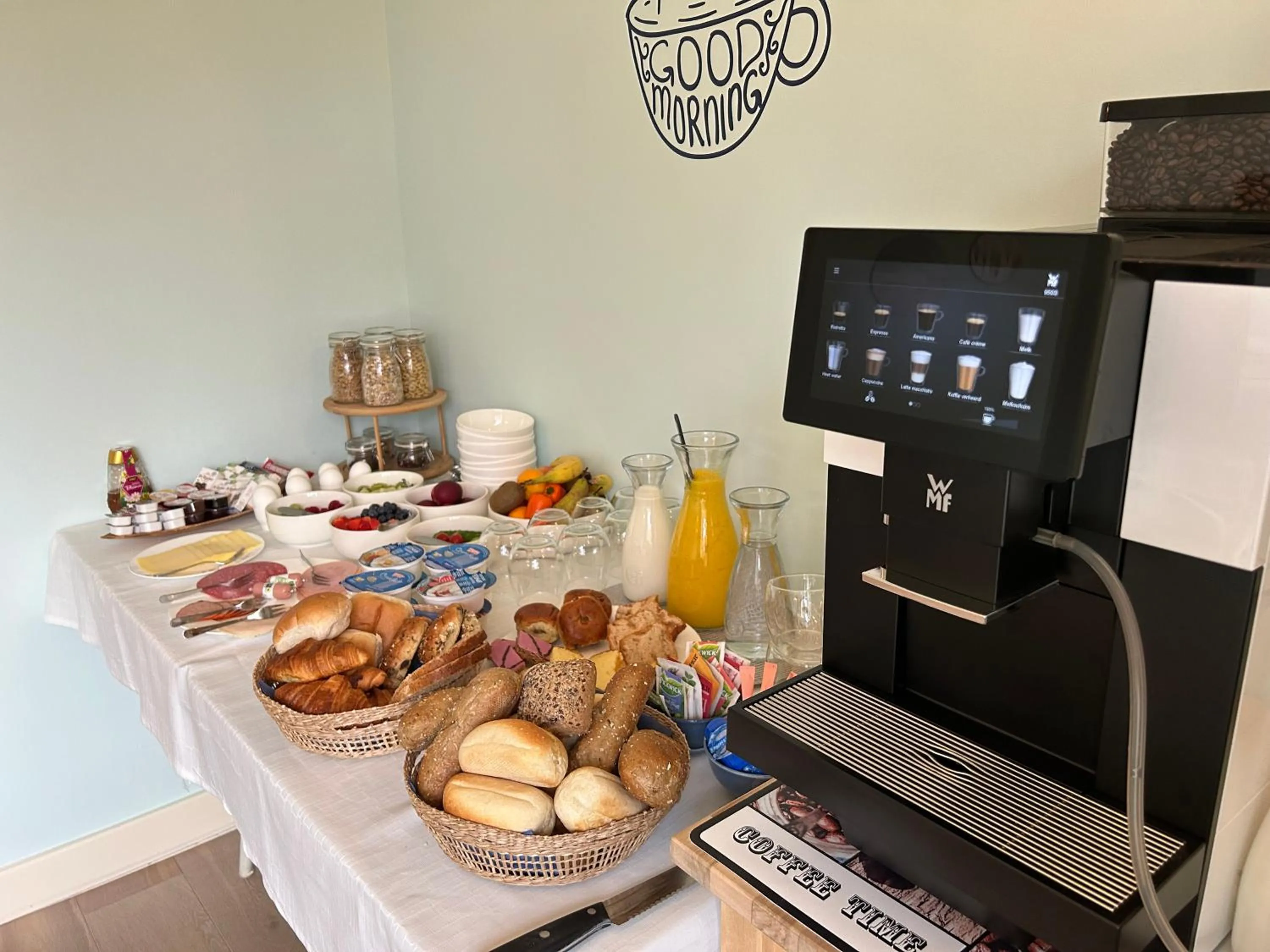 Breakfast in Villa Nieuwland B&B