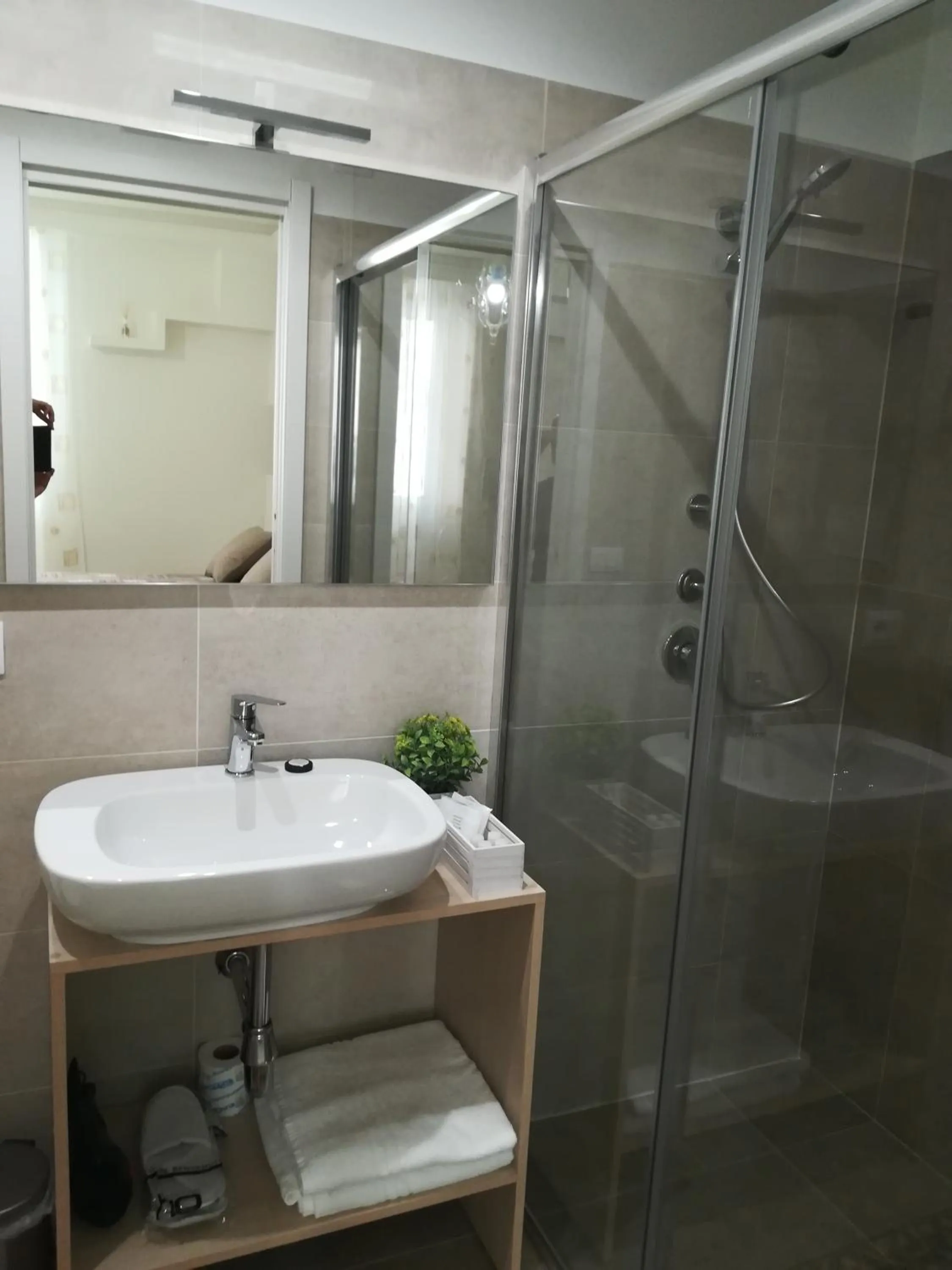 Shower in Guest House B&B Via Marina